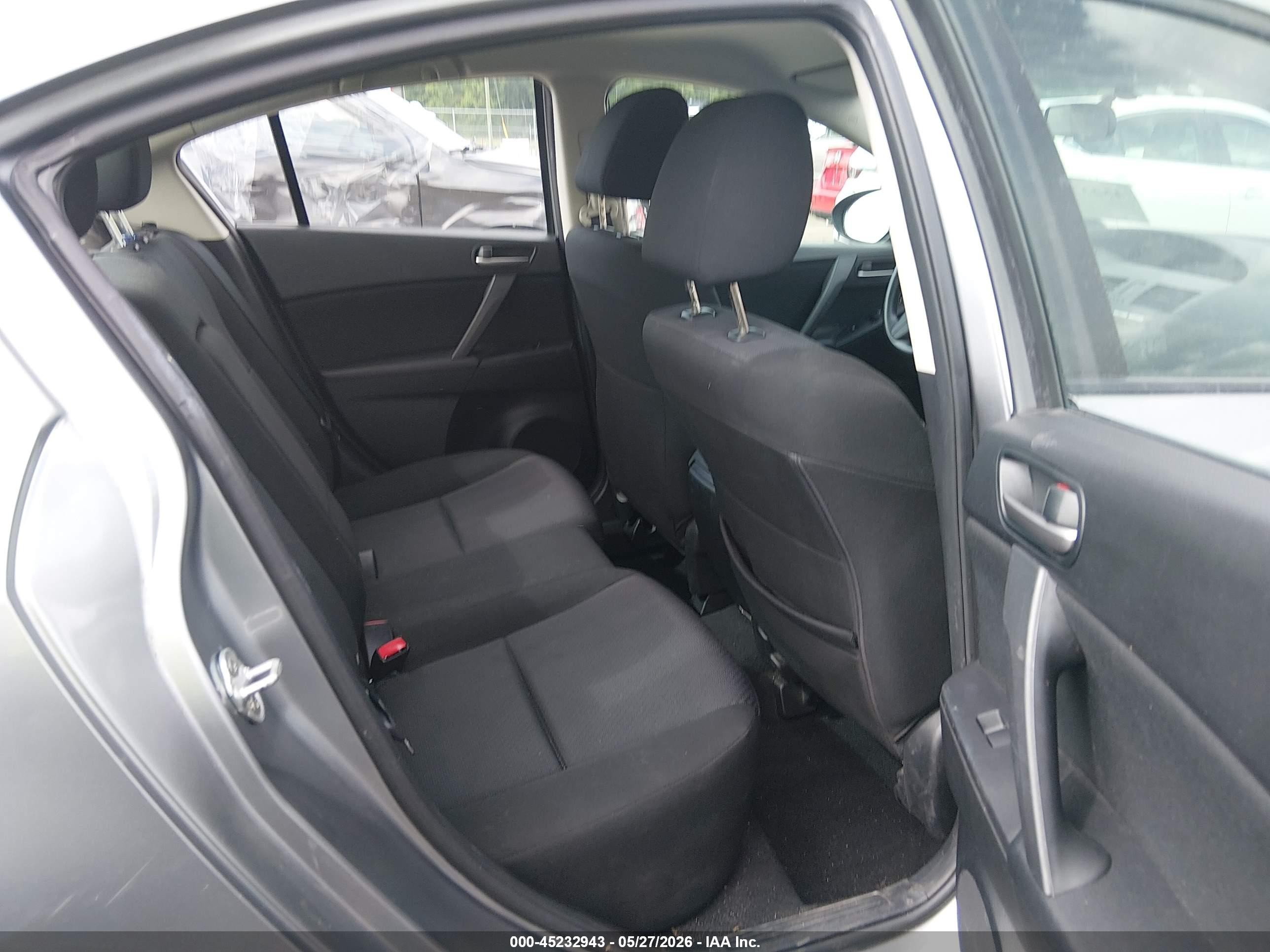 2010 Mazda Mazda3 I Touring Silver vin: JM1BL1SF4A1177914