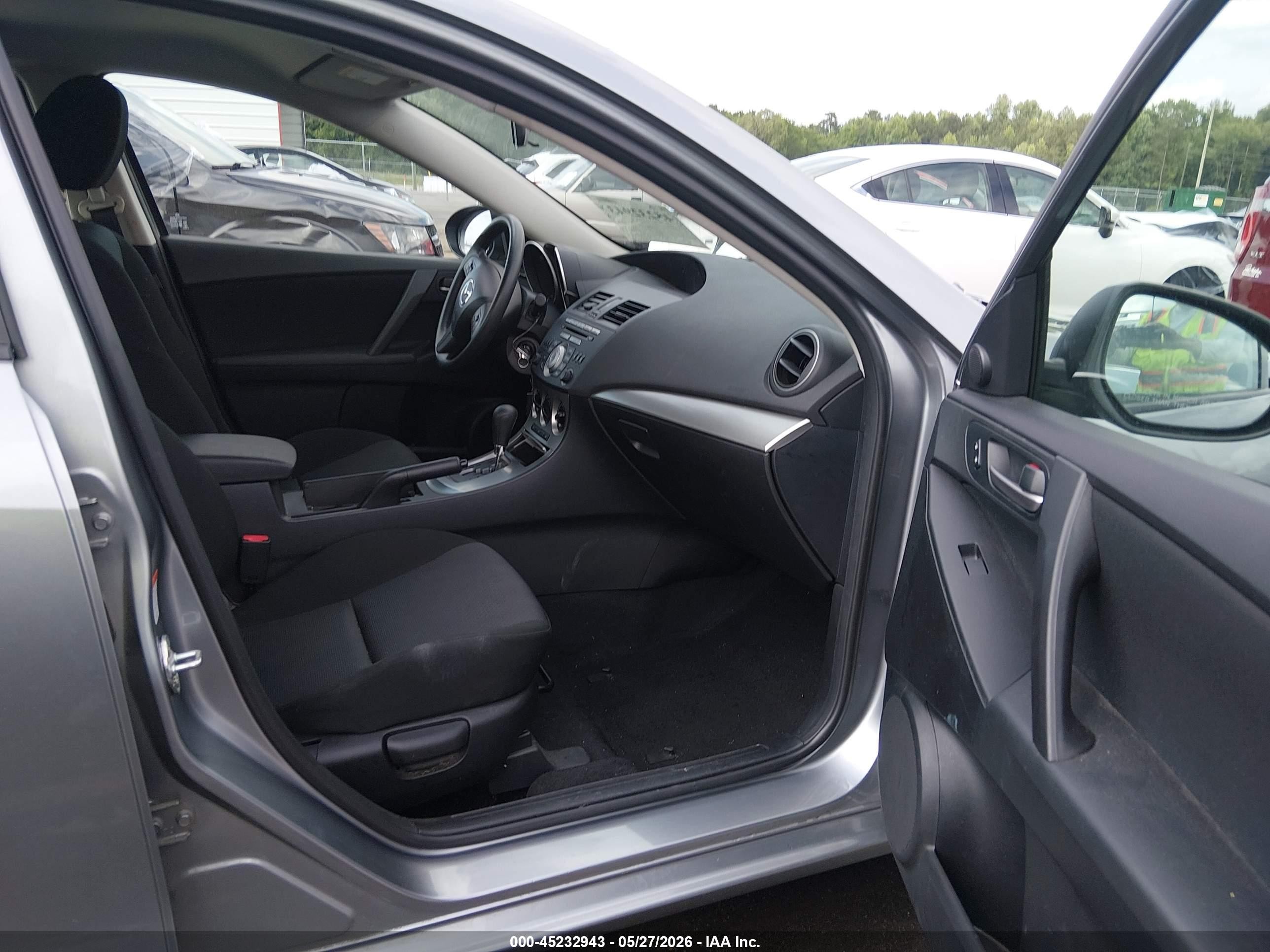 2010 Mazda Mazda3 I Touring Silver vin: JM1BL1SF4A1177914