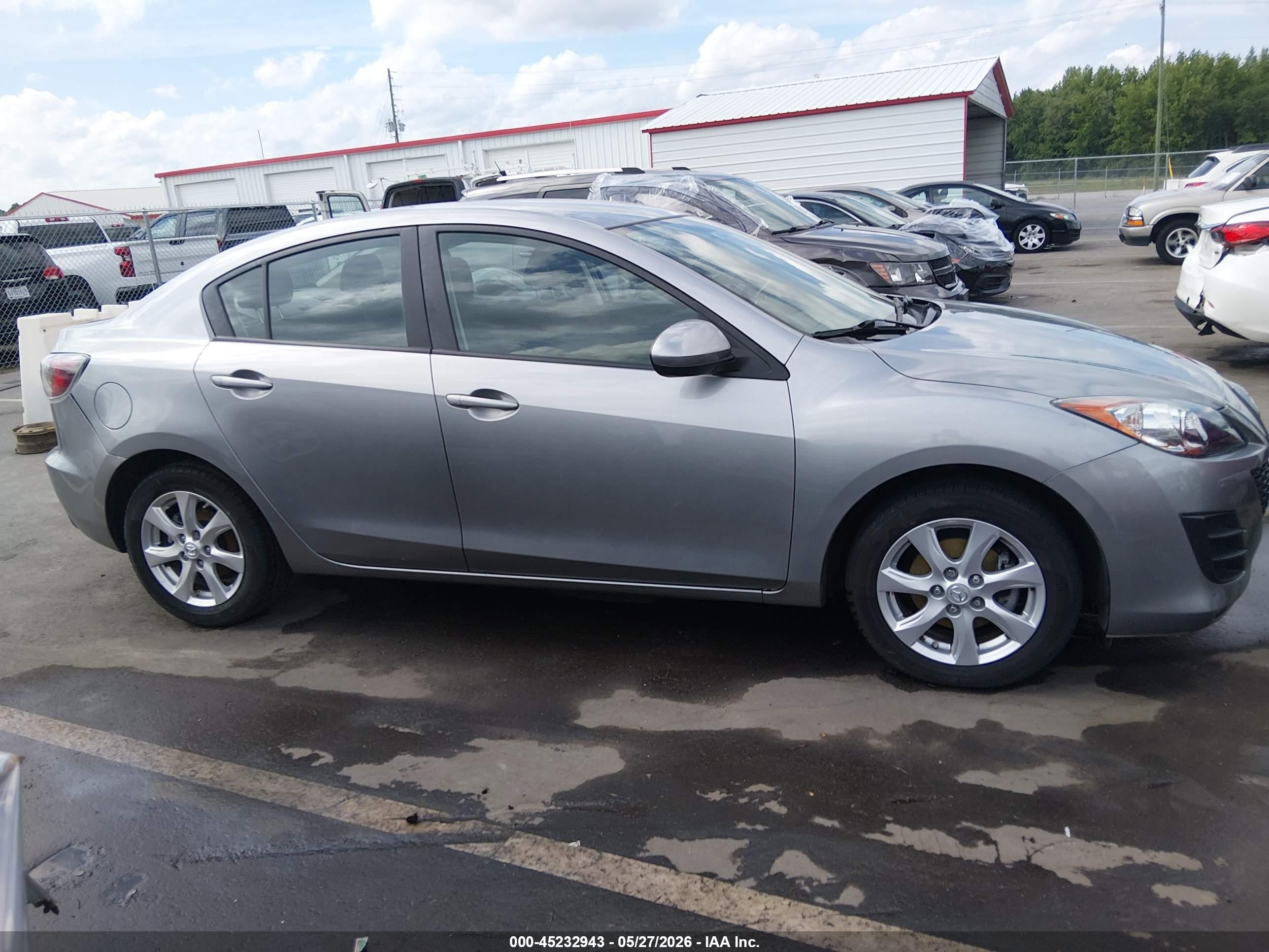 2010 Mazda Mazda3 I Touring Silver vin: JM1BL1SF4A1177914