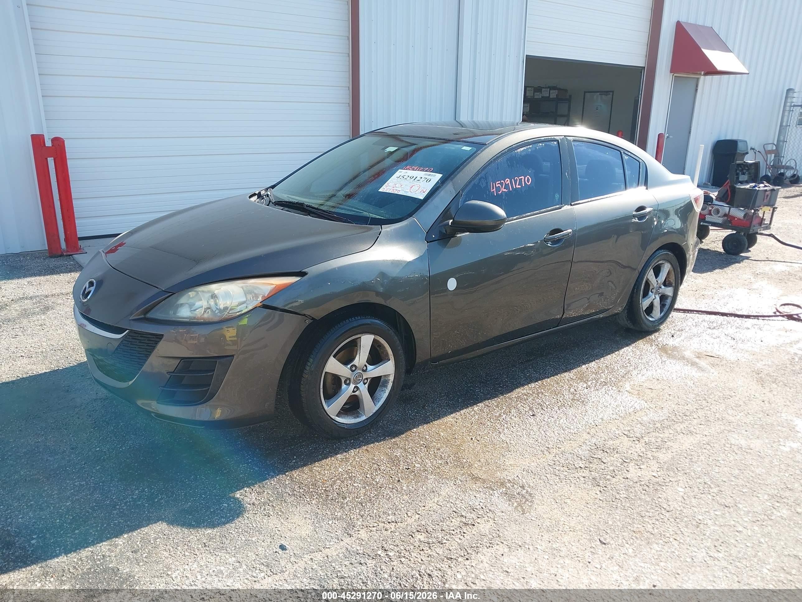 2010 Mazda Mazda3   Серый vin: JM1BL1SF4A1197077