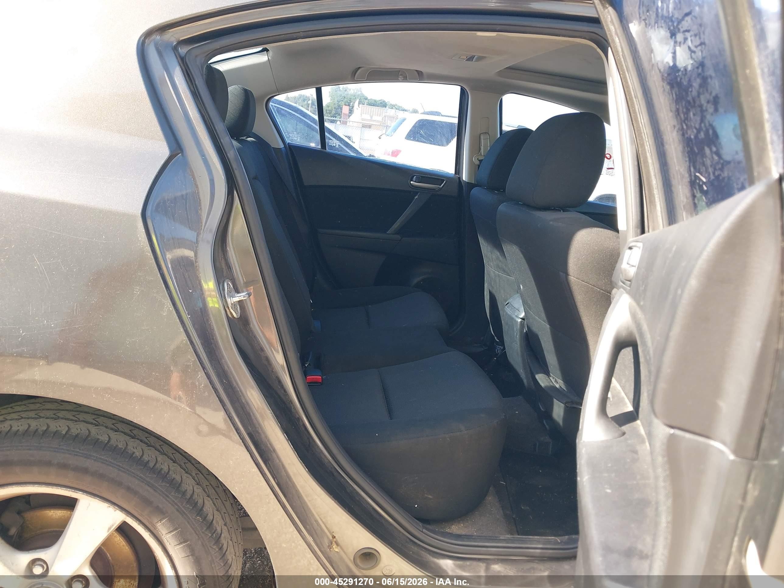 2010 Mazda Mazda3   Серый vin: JM1BL1SF4A1197077