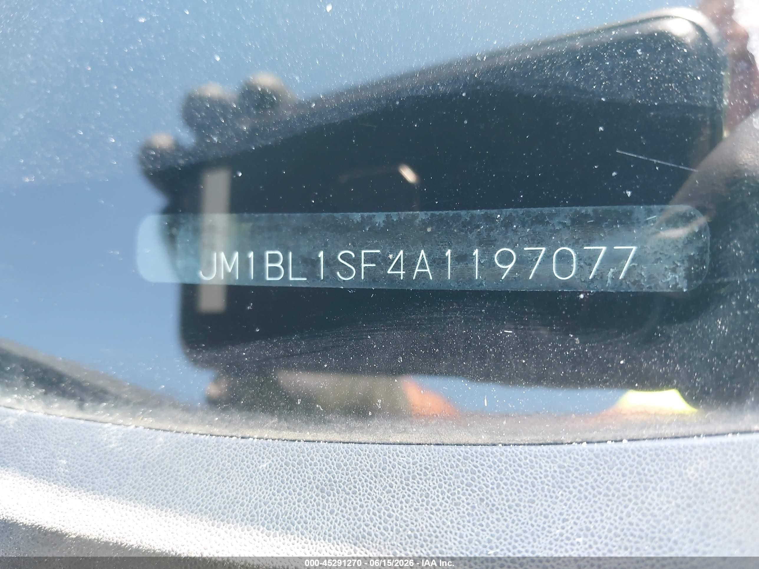 2010 Mazda Mazda3   Серый vin: JM1BL1SF4A1197077