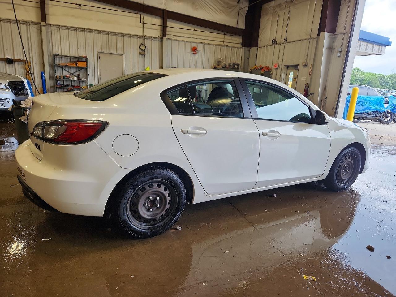 2010 Mazda 3 I Белый vin: JM1BL1SF4A1197256