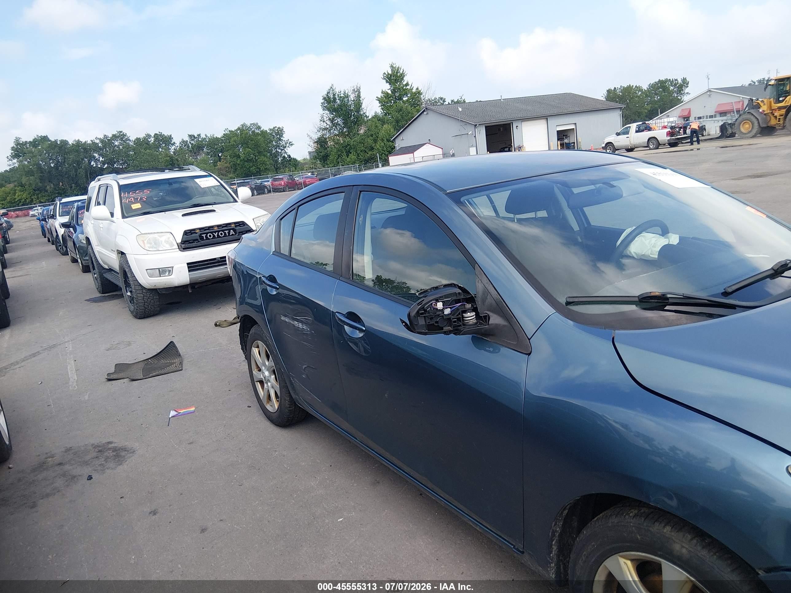 2010 Mazda Mazda3 I Touring Blue vin: JM1BL1SF4A1204951