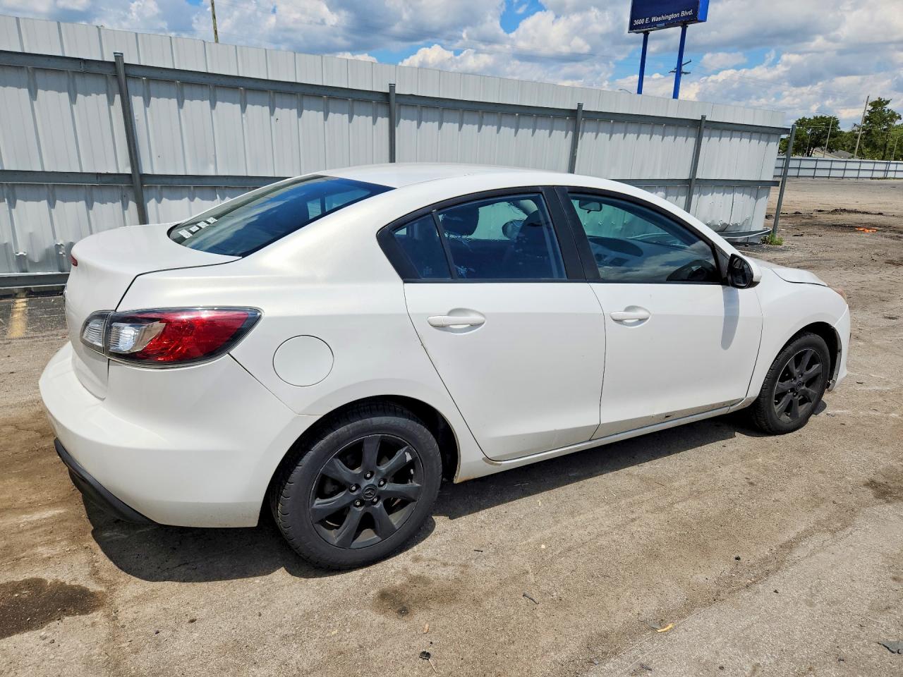 2010 Mazda 3 White vin: JM1BL1SF4A1210992