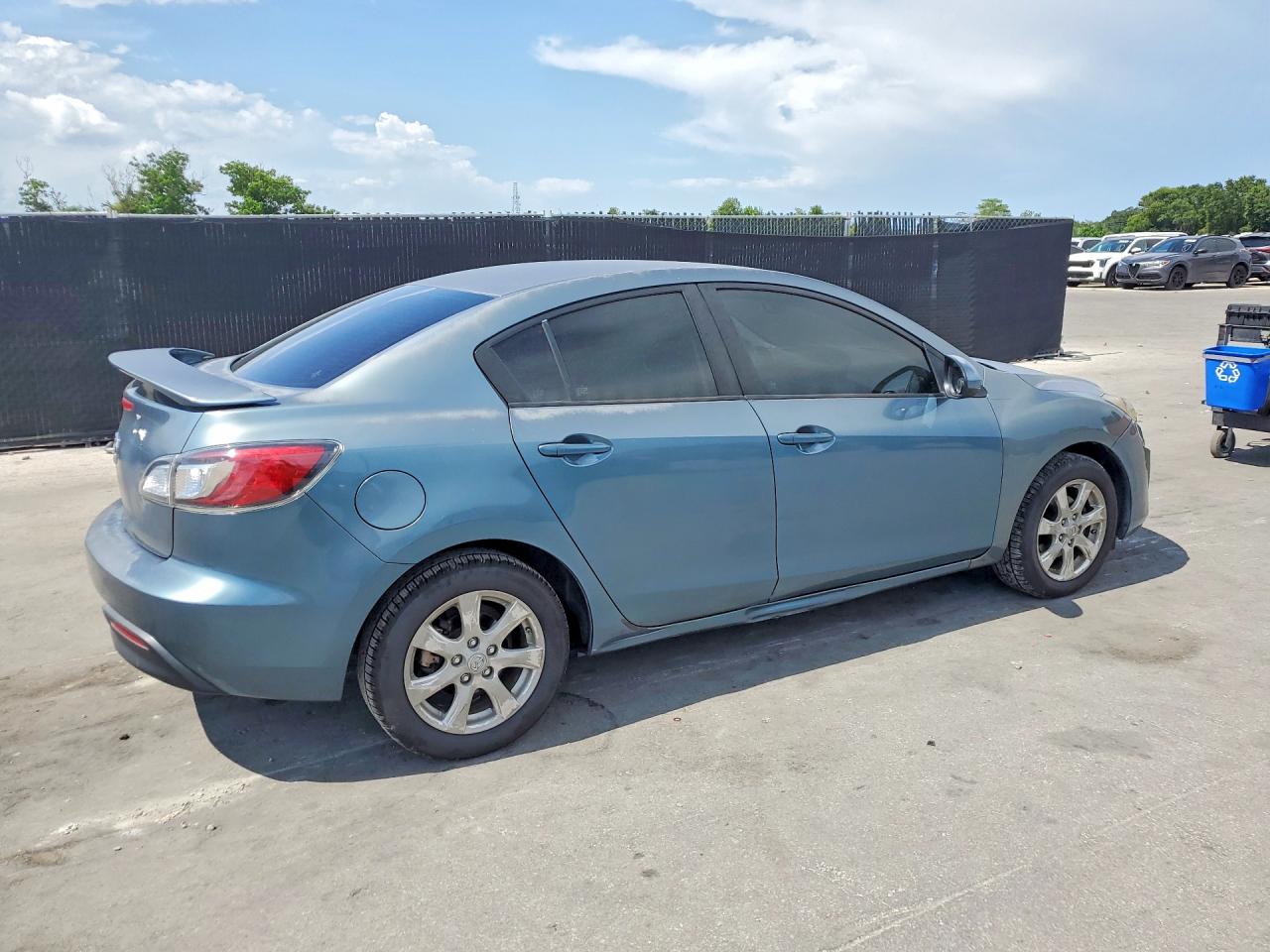 2010 Mazda 3 I Синий vin: JM1BL1SF4A1250425