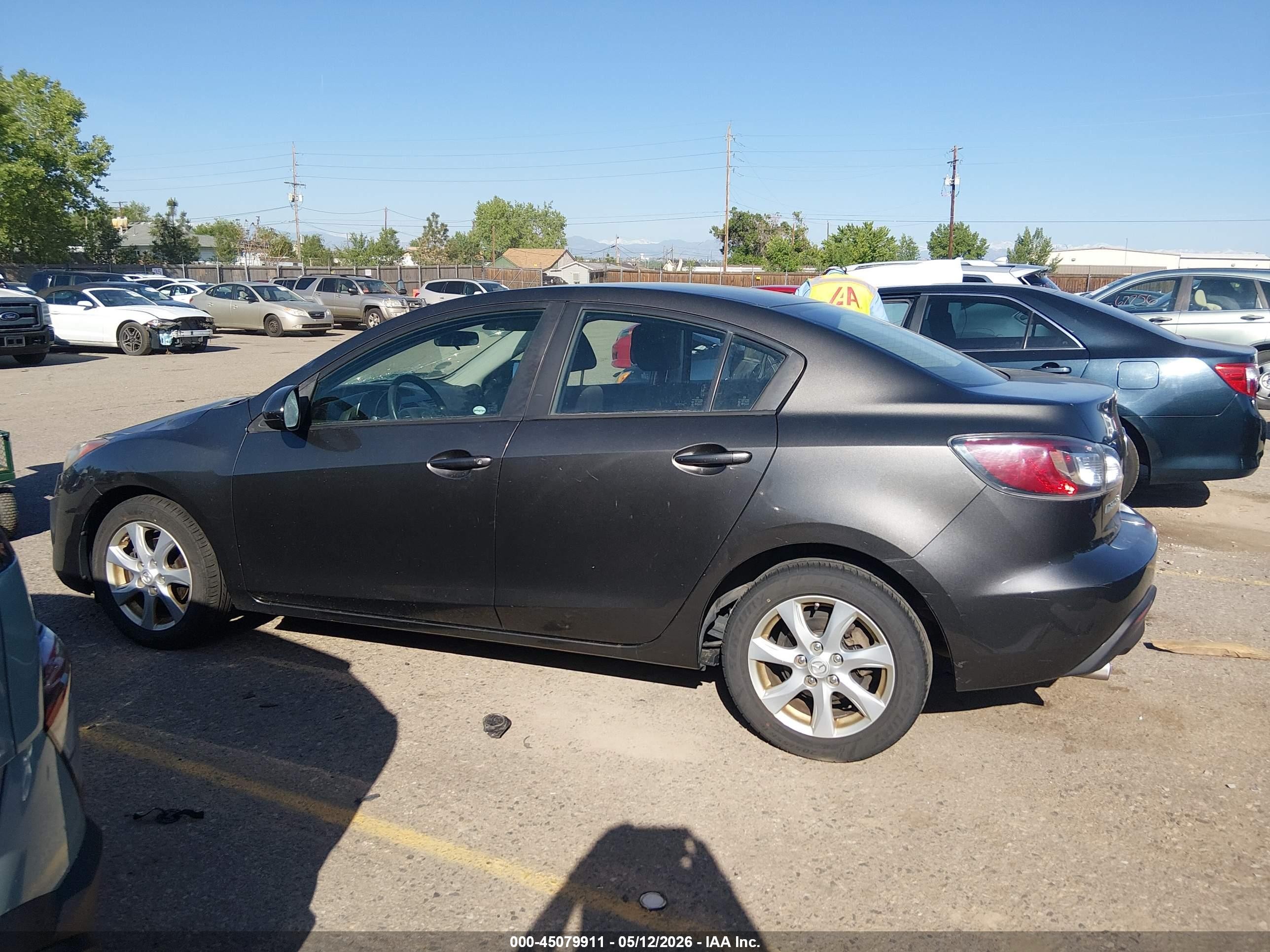 2010 Mazda Mazda3 I Touring Gray vin: JM1BL1SF4A1258704