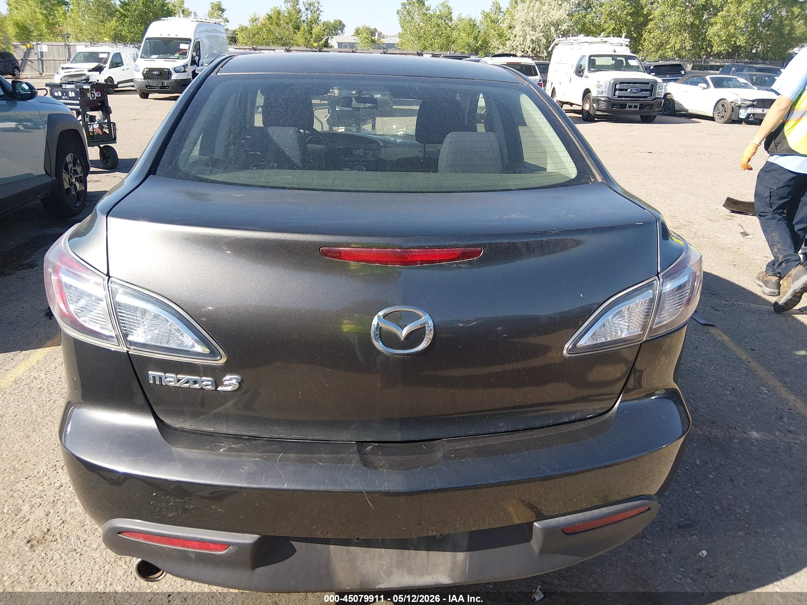 2010 Mazda Mazda3 I Touring Gray vin: JM1BL1SF4A1258704