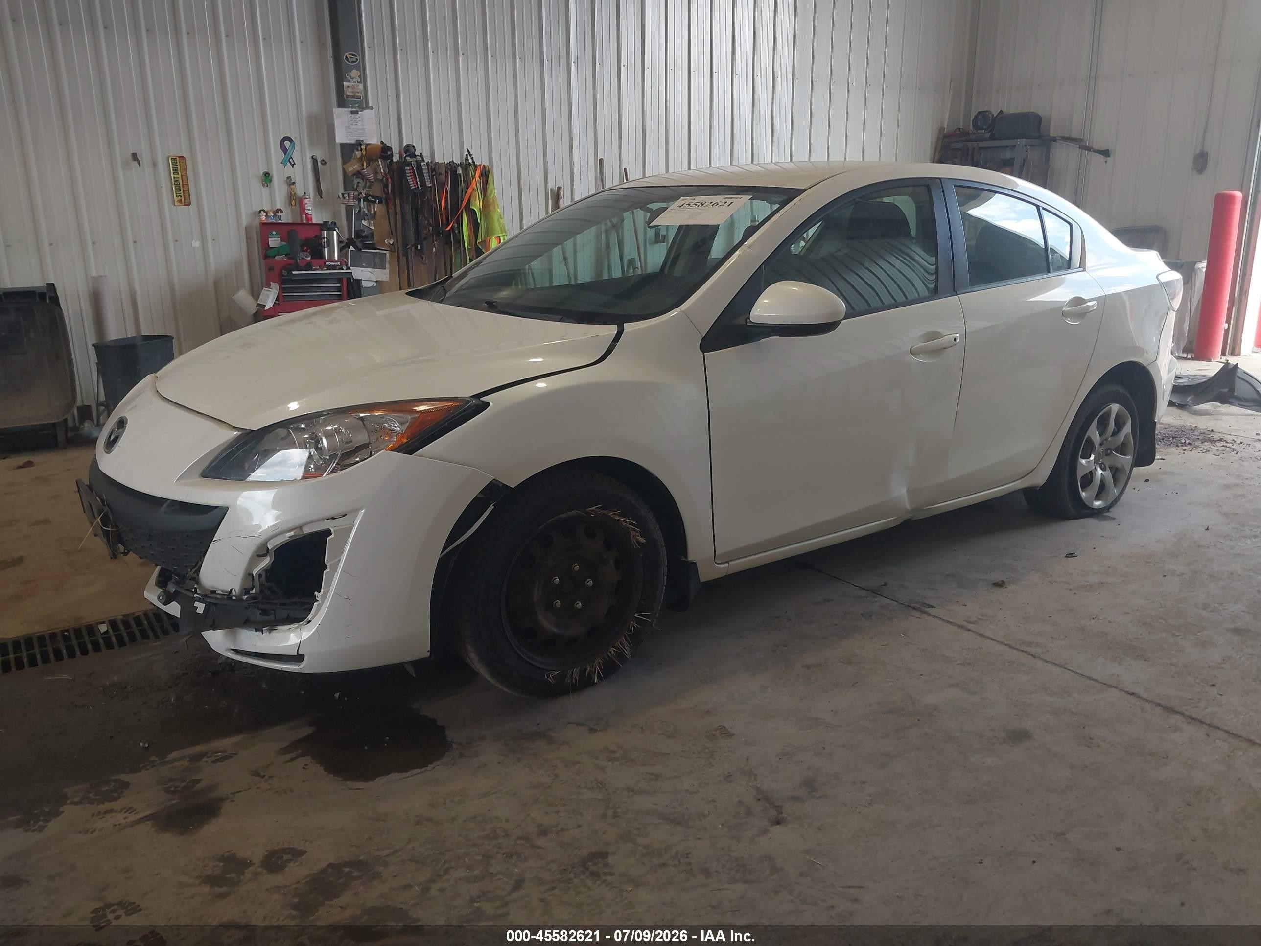 2010 Mazda Mazda3 I Sport White vin: JM1BL1SF4A1265894