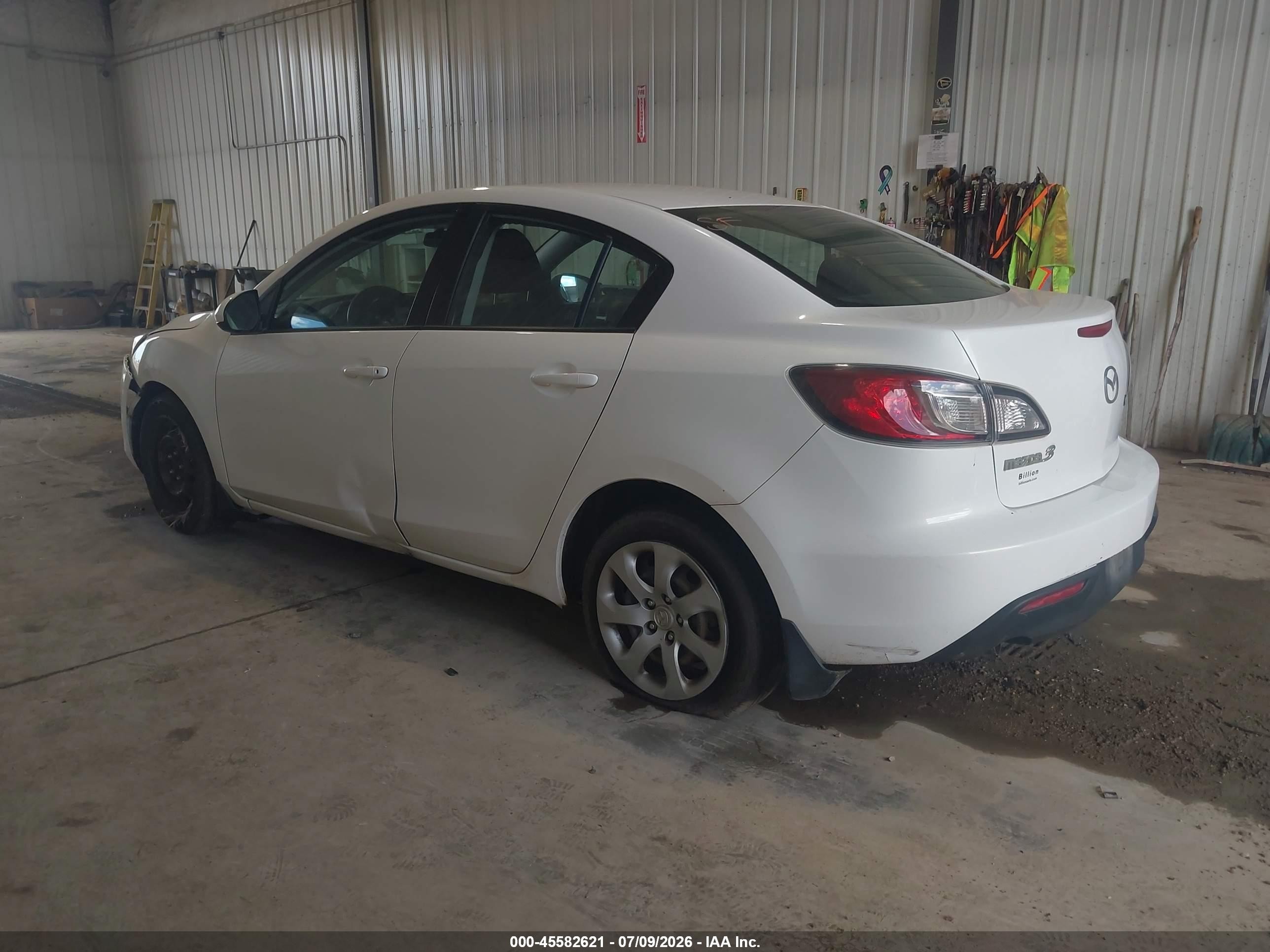 2010 Mazda Mazda3 I Sport White vin: JM1BL1SF4A1265894