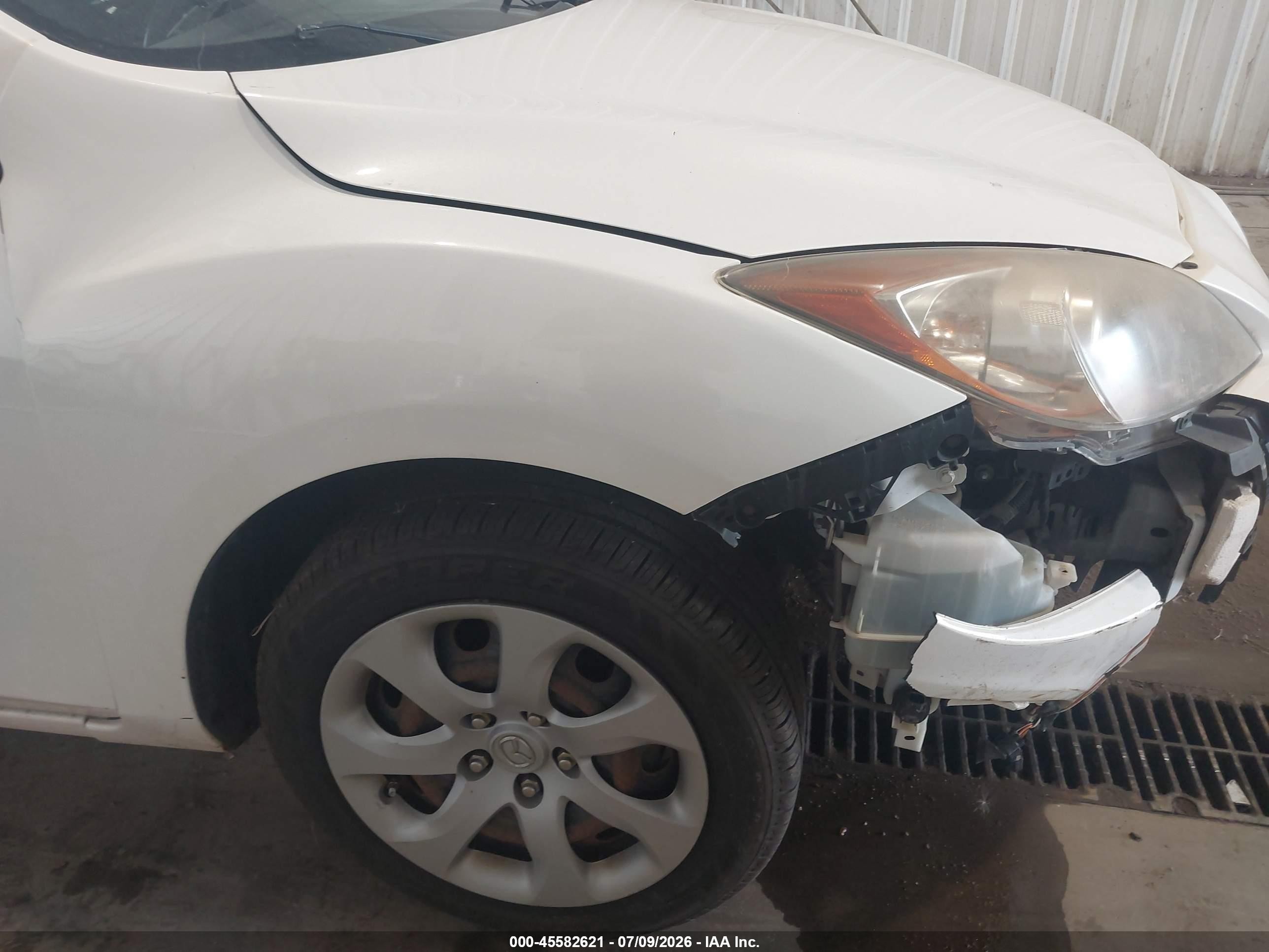 2010 Mazda Mazda3 I Sport White vin: JM1BL1SF4A1265894
