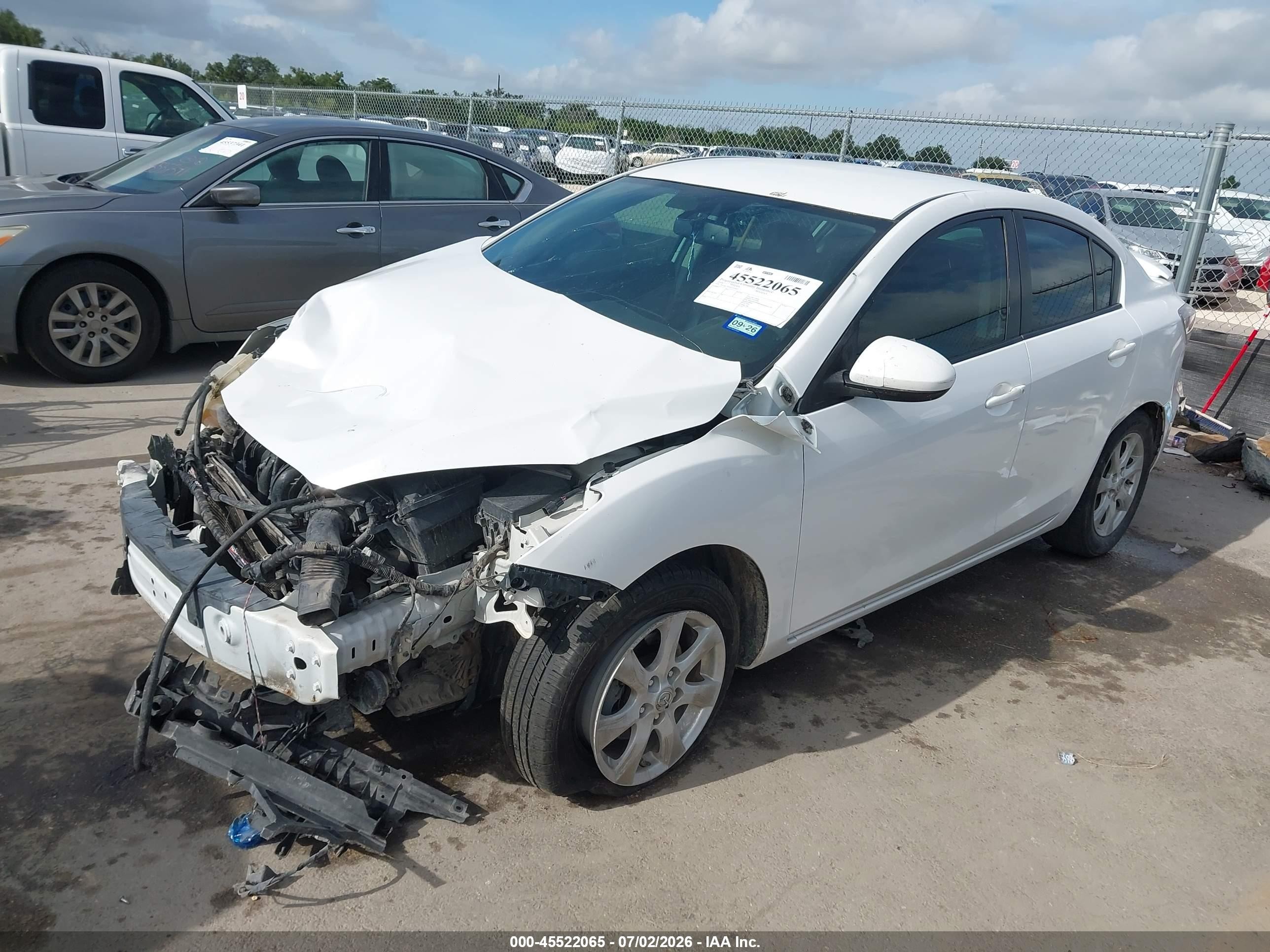 2010 Mazda Mazda3 I Touring White vin: JM1BL1SF4A1352663