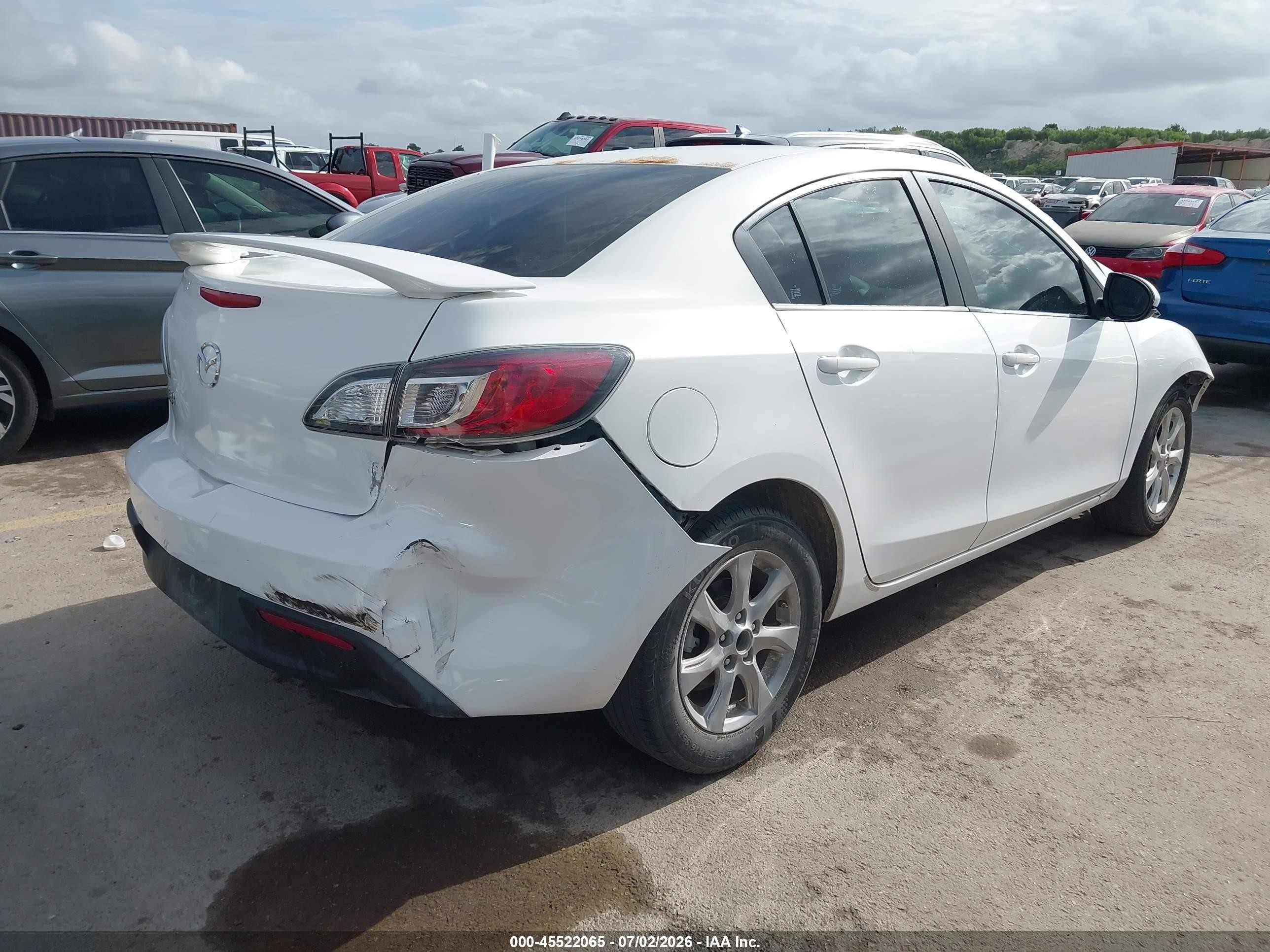 2010 Mazda Mazda3 I Touring White vin: JM1BL1SF4A1352663