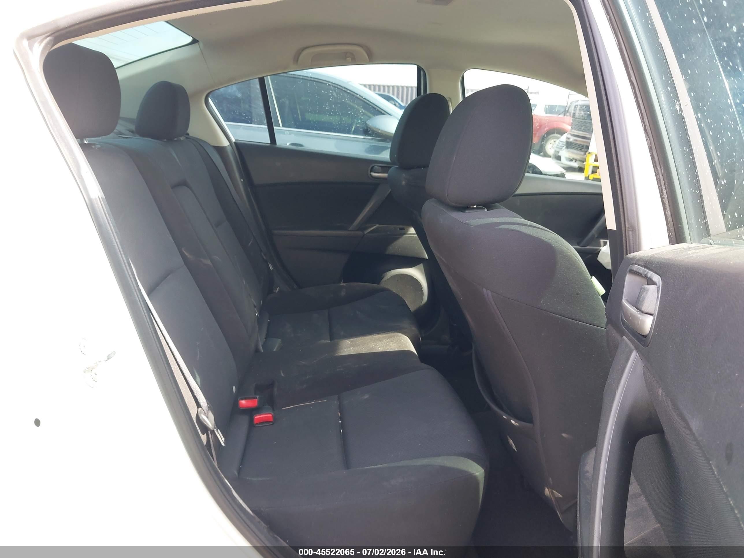 2010 Mazda Mazda3 I Touring White vin: JM1BL1SF4A1352663