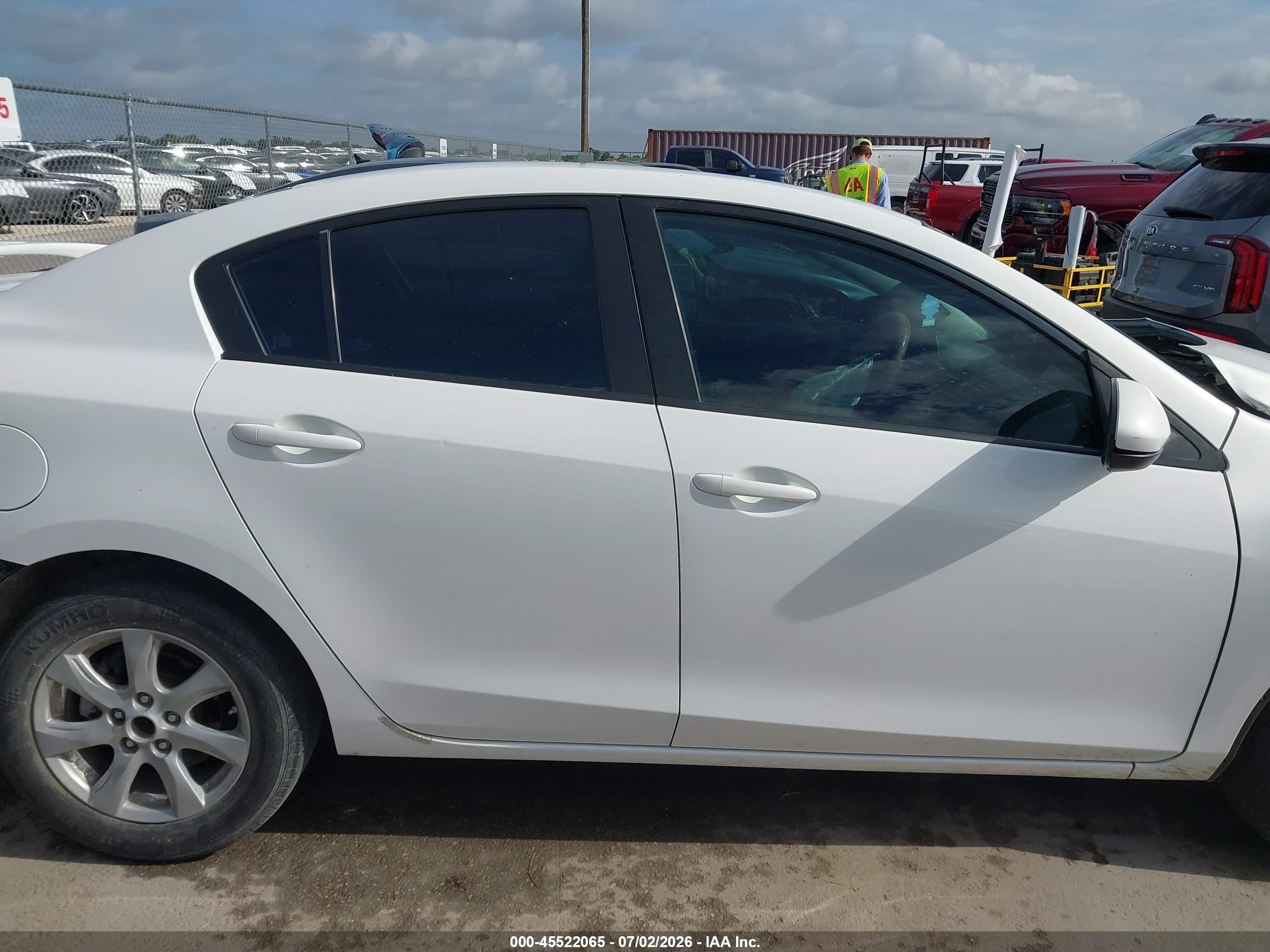 2010 Mazda Mazda3 I Touring White vin: JM1BL1SF4A1352663