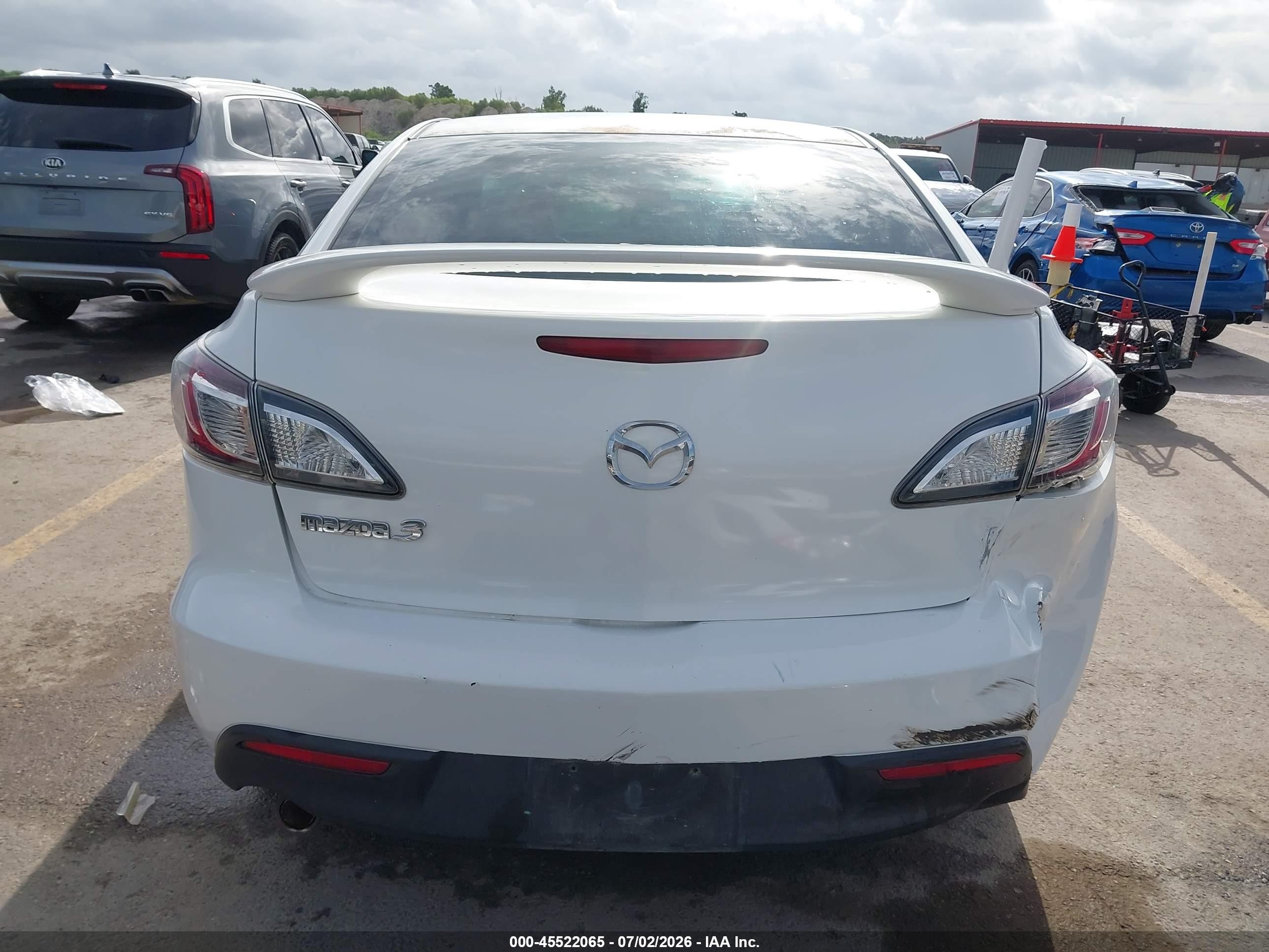 2010 Mazda Mazda3 I Touring White vin: JM1BL1SF4A1352663