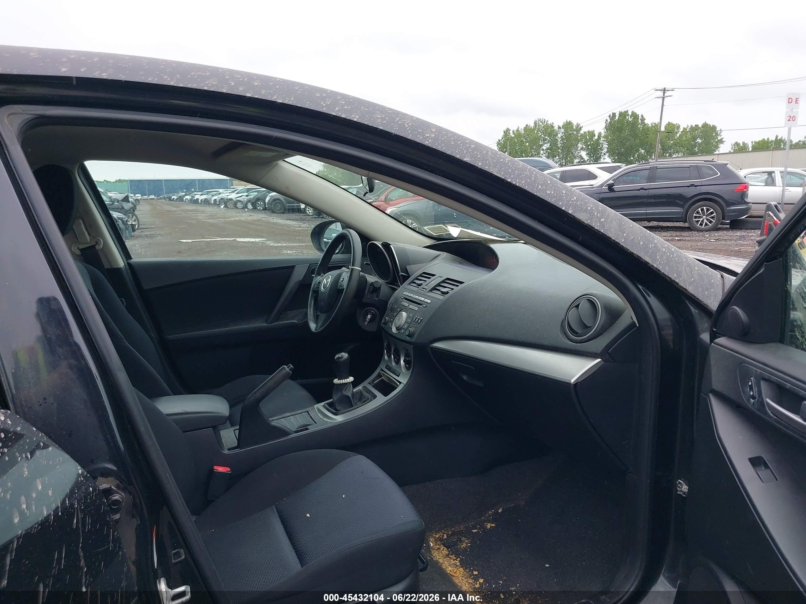 2010 Mazda Mazda3 I Touring Black vin: JM1BL1SF5A1194012