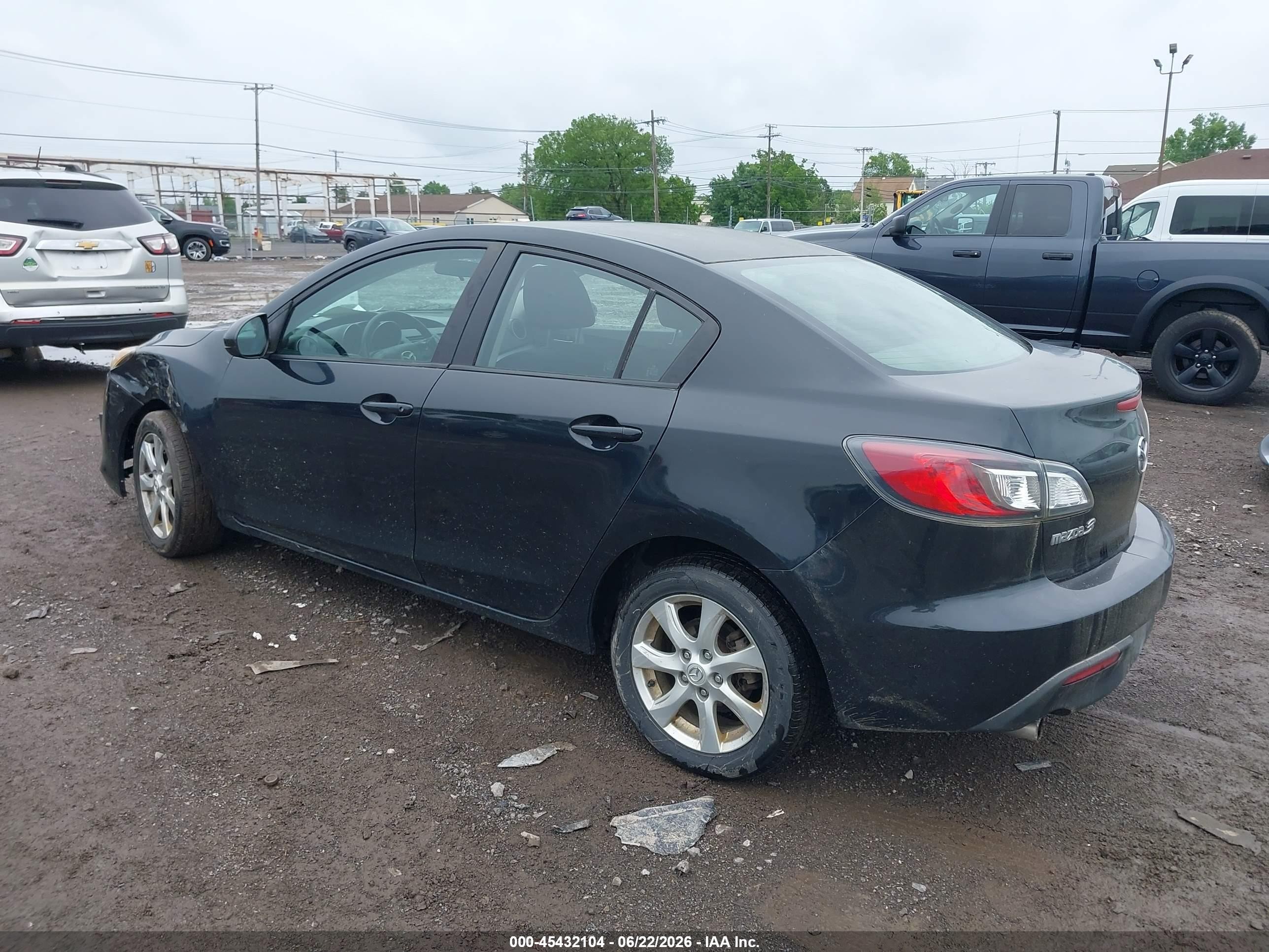 2010 Mazda Mazda3 I Touring Black vin: JM1BL1SF5A1194012
