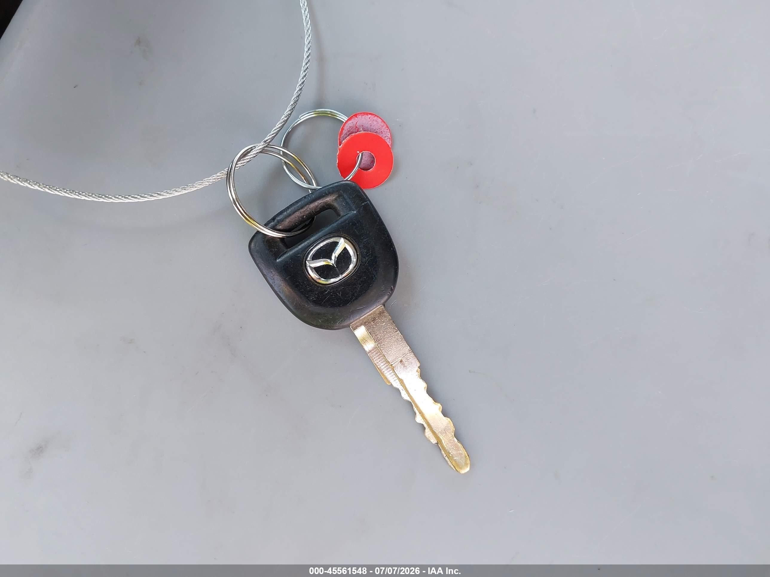 2010 Mazda Mazda3 I Sport White vin: JM1BL1SF5A1199582