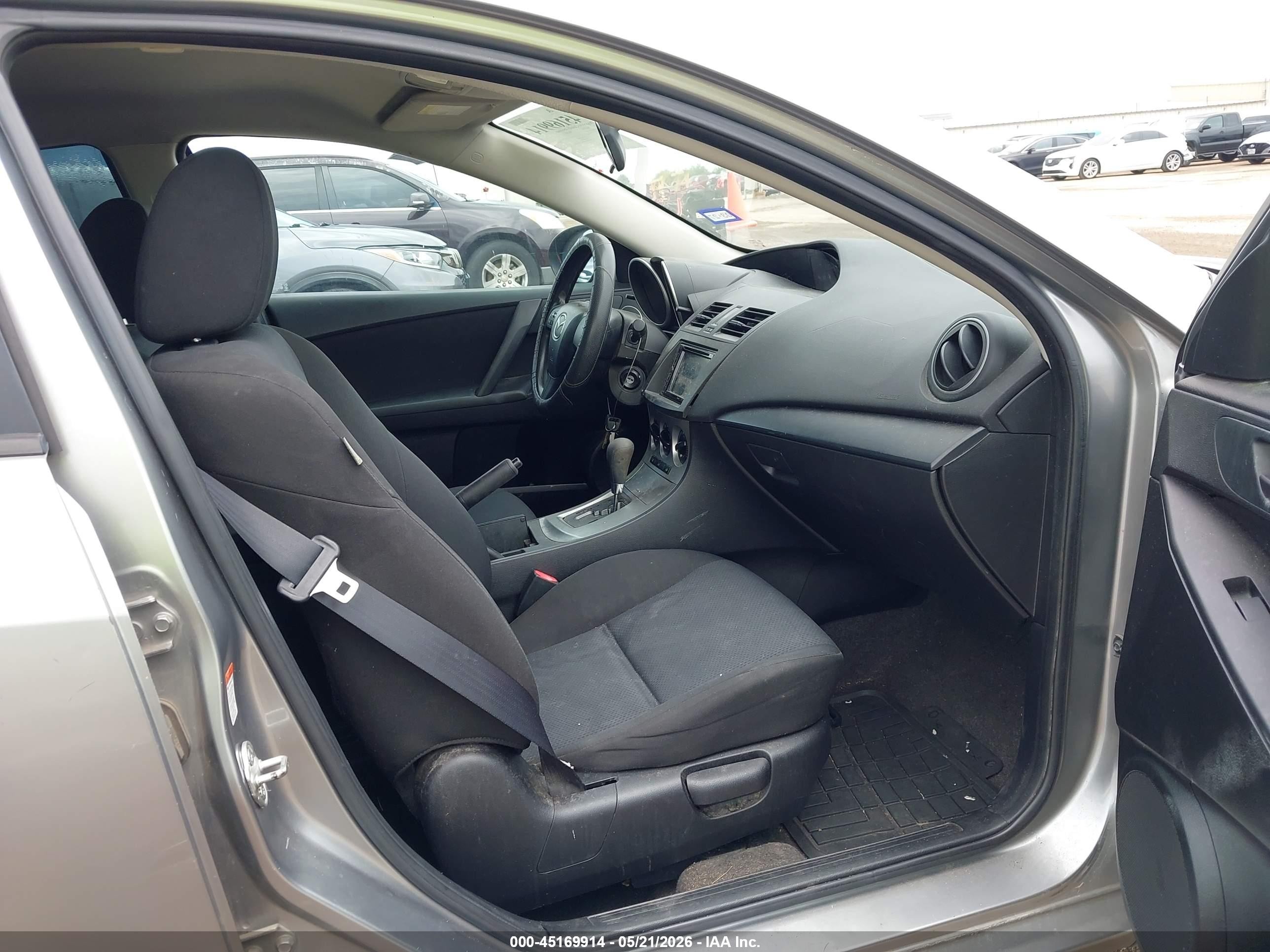 2010 Mazda Mazda3 I Sport Серый vin: JM1BL1SF5A1329781