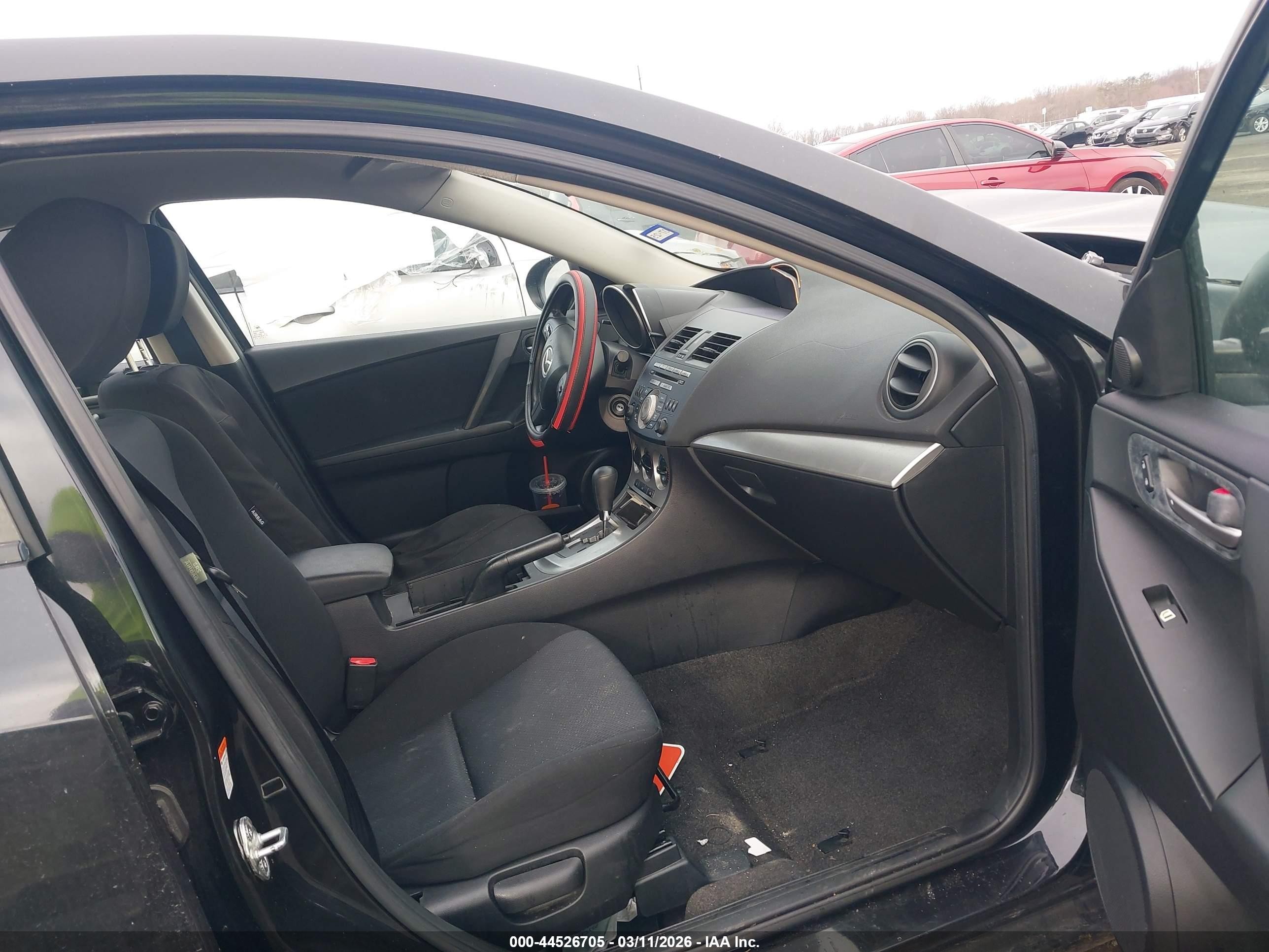 2010 Mazda Mazda3 I Touring Черный vin: JM1BL1SF5A1332423