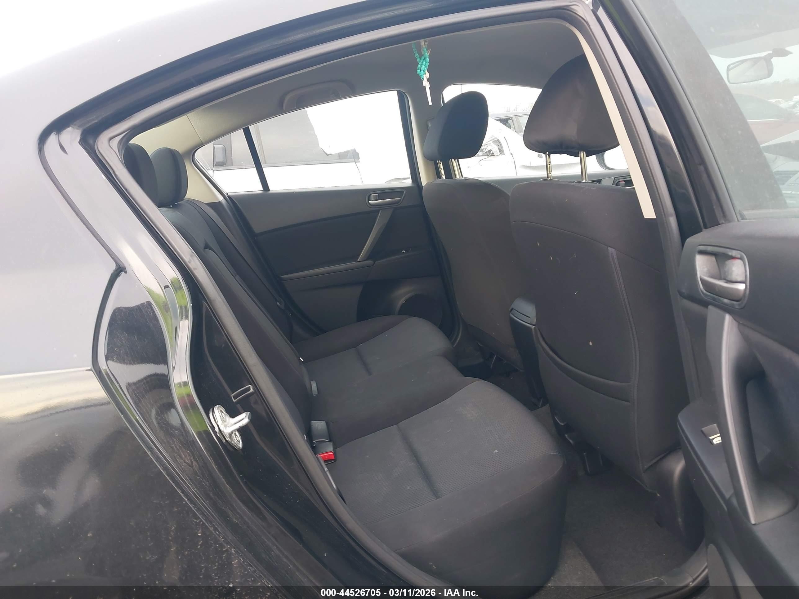 2010 Mazda Mazda3 I Touring Черный vin: JM1BL1SF5A1332423