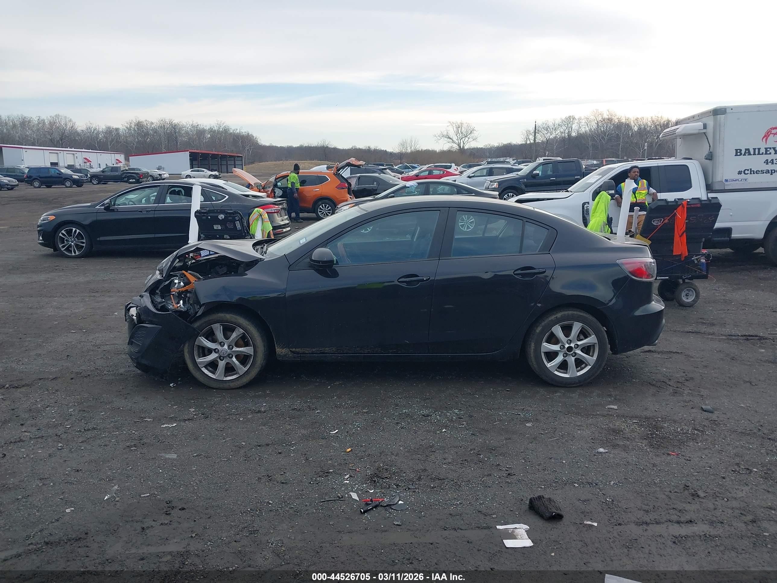 2010 Mazda Mazda3 I Touring Черный vin: JM1BL1SF5A1332423
