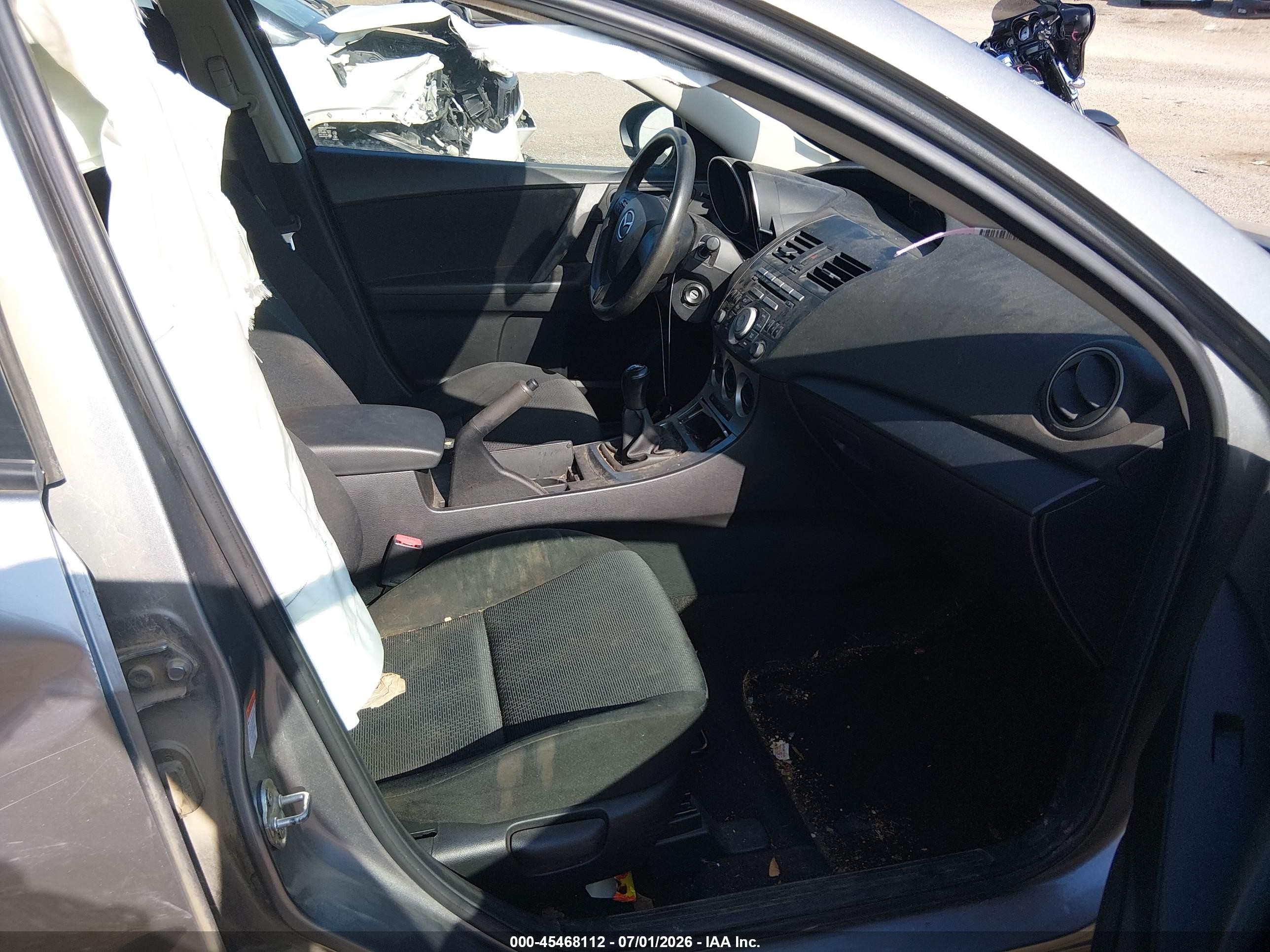 2010 Mazda Mazda3 I Sport Silver vin: JM1BL1SF6A1157793