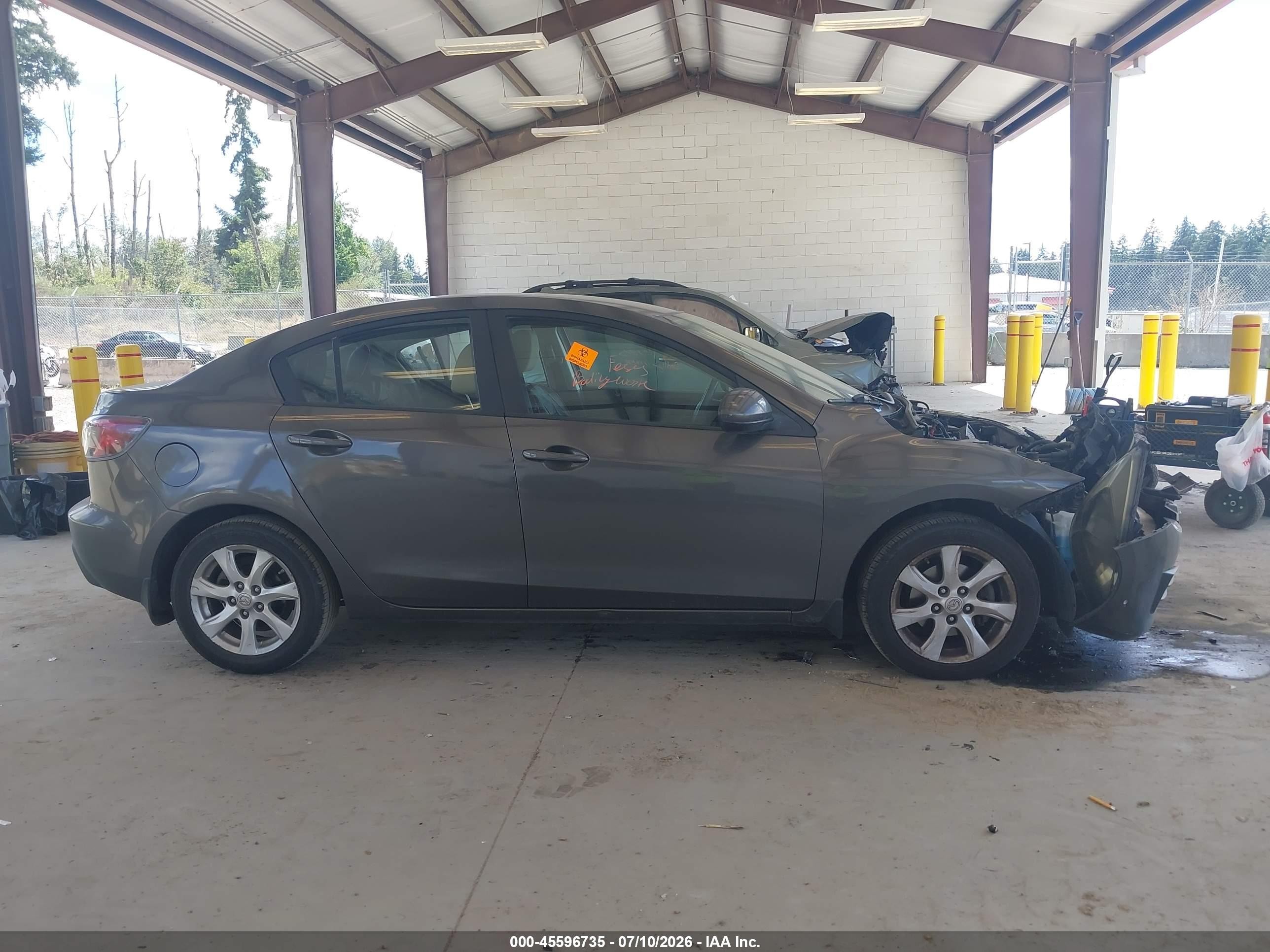 2010 Mazda Mazda3 I Touring Серый vin: JM1BL1SF6A1225395