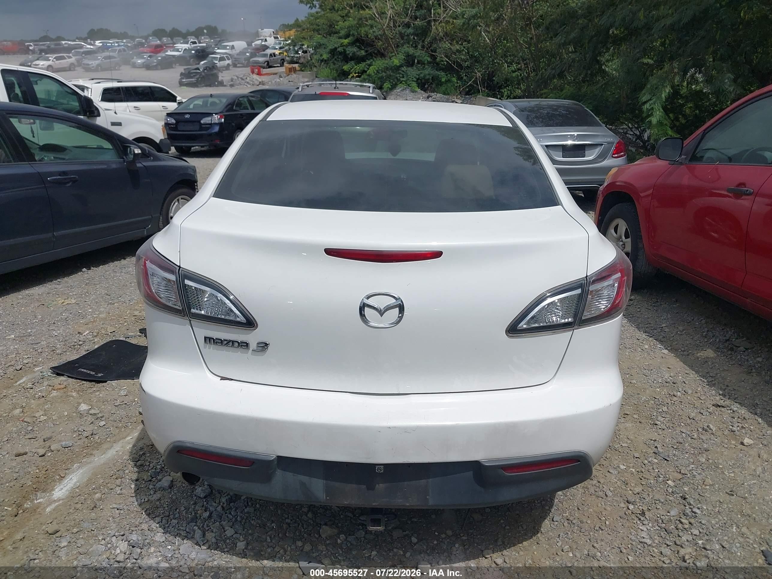 2010 Mazda Mazda3 I Touring White vin: JM1BL1SF6A1267128