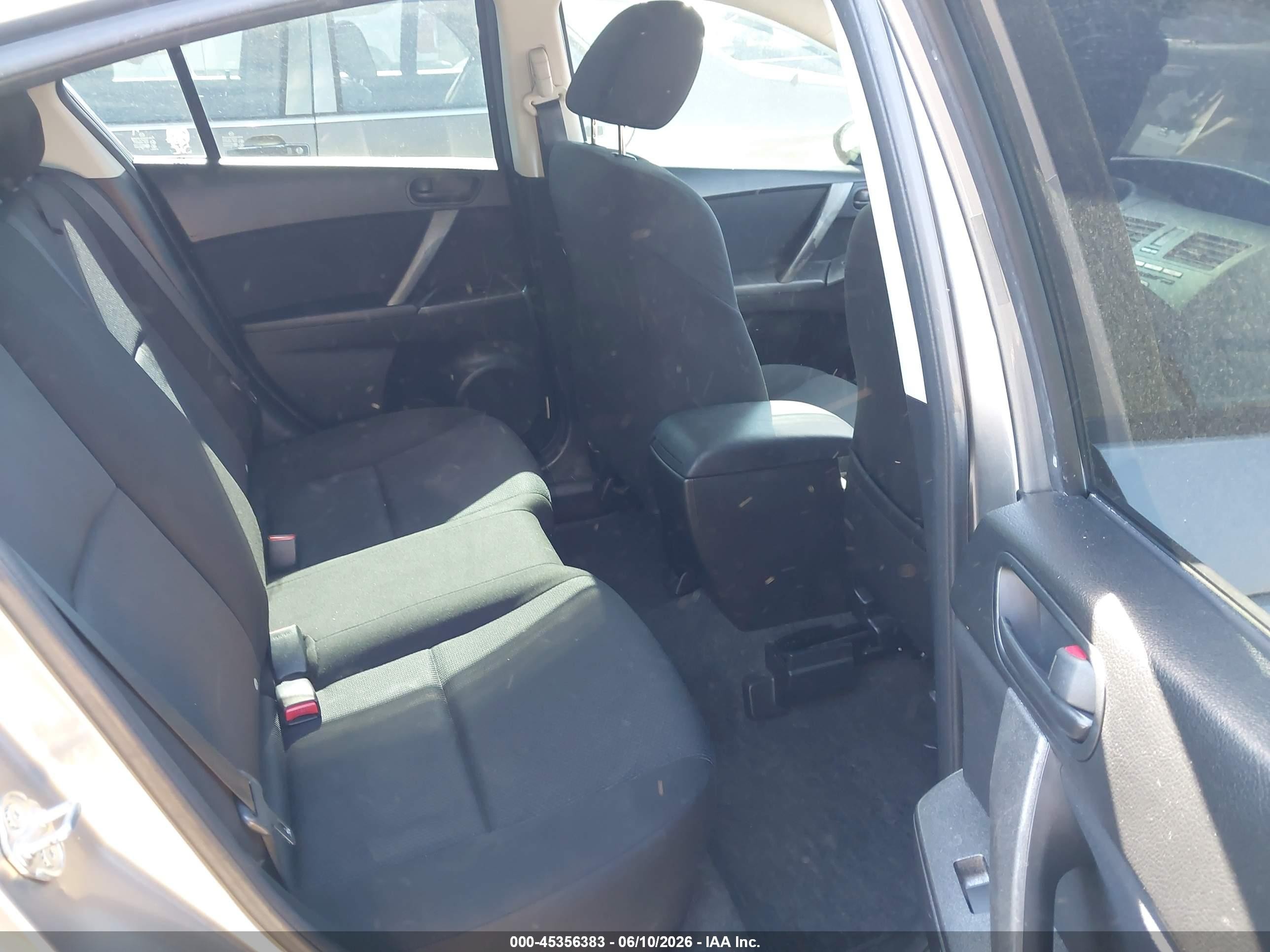 2010 Mazda Mazda3 I Sport Gray vin: JM1BL1SF6A1279747