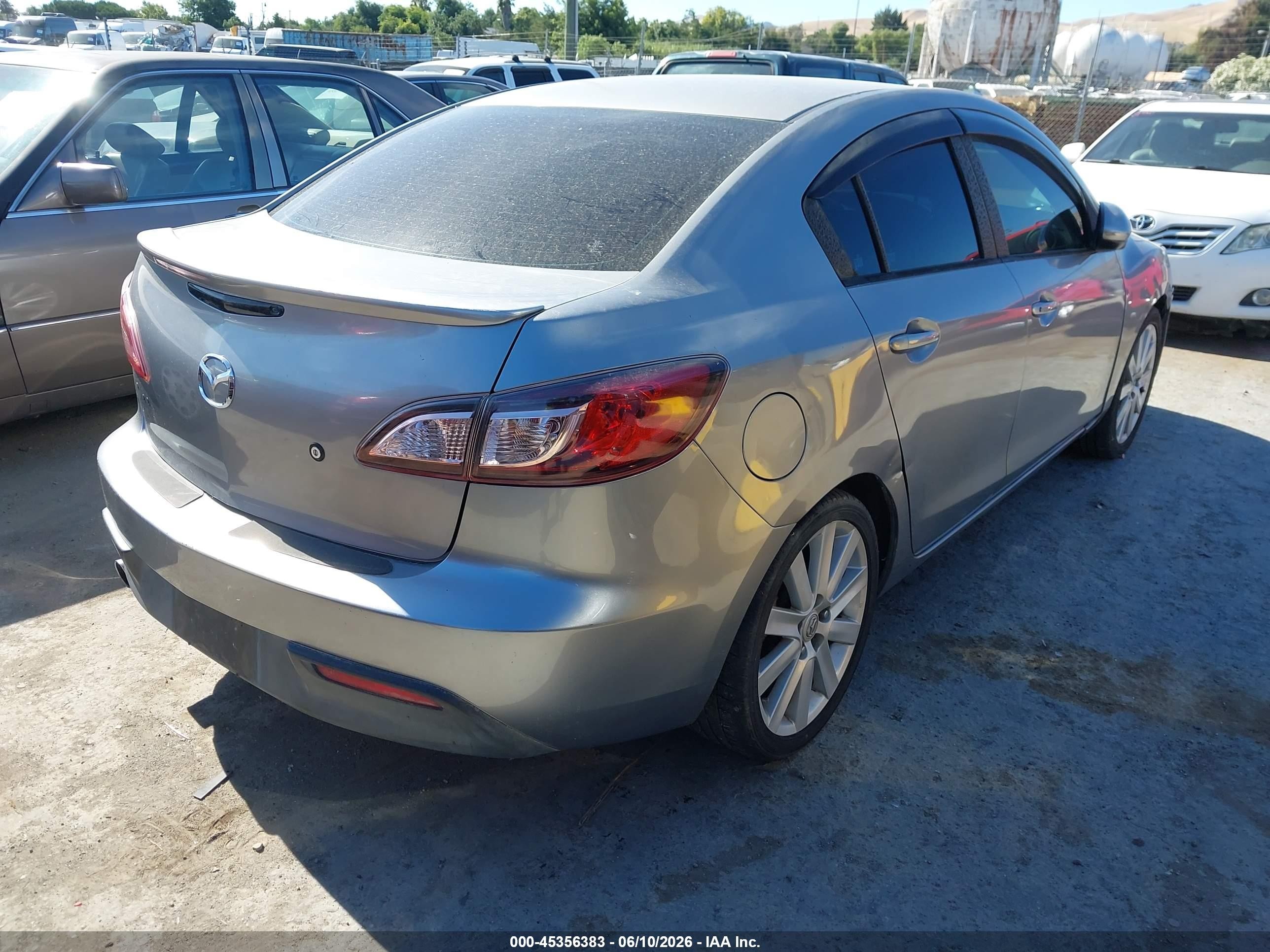 2010 Mazda Mazda3 I Sport Gray vin: JM1BL1SF6A1279747