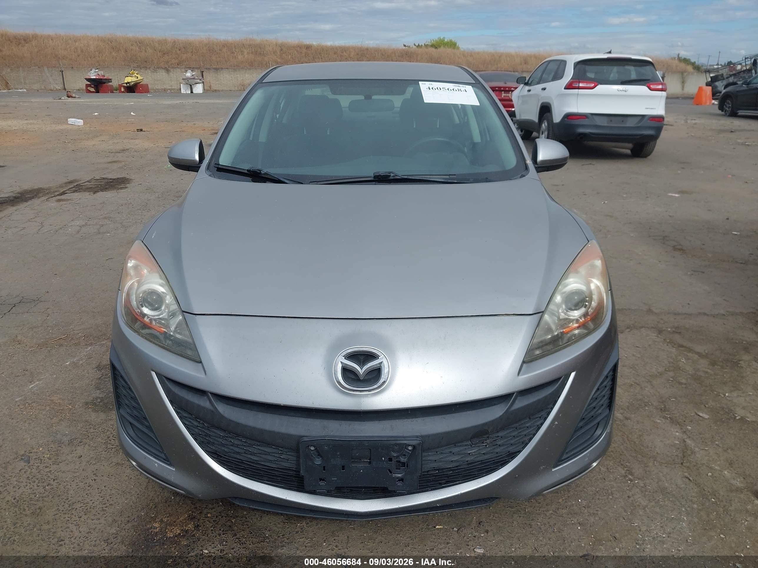 2010 Mazda Mazda3 I Sport Silver vin: JM1BL1SF6A1325688