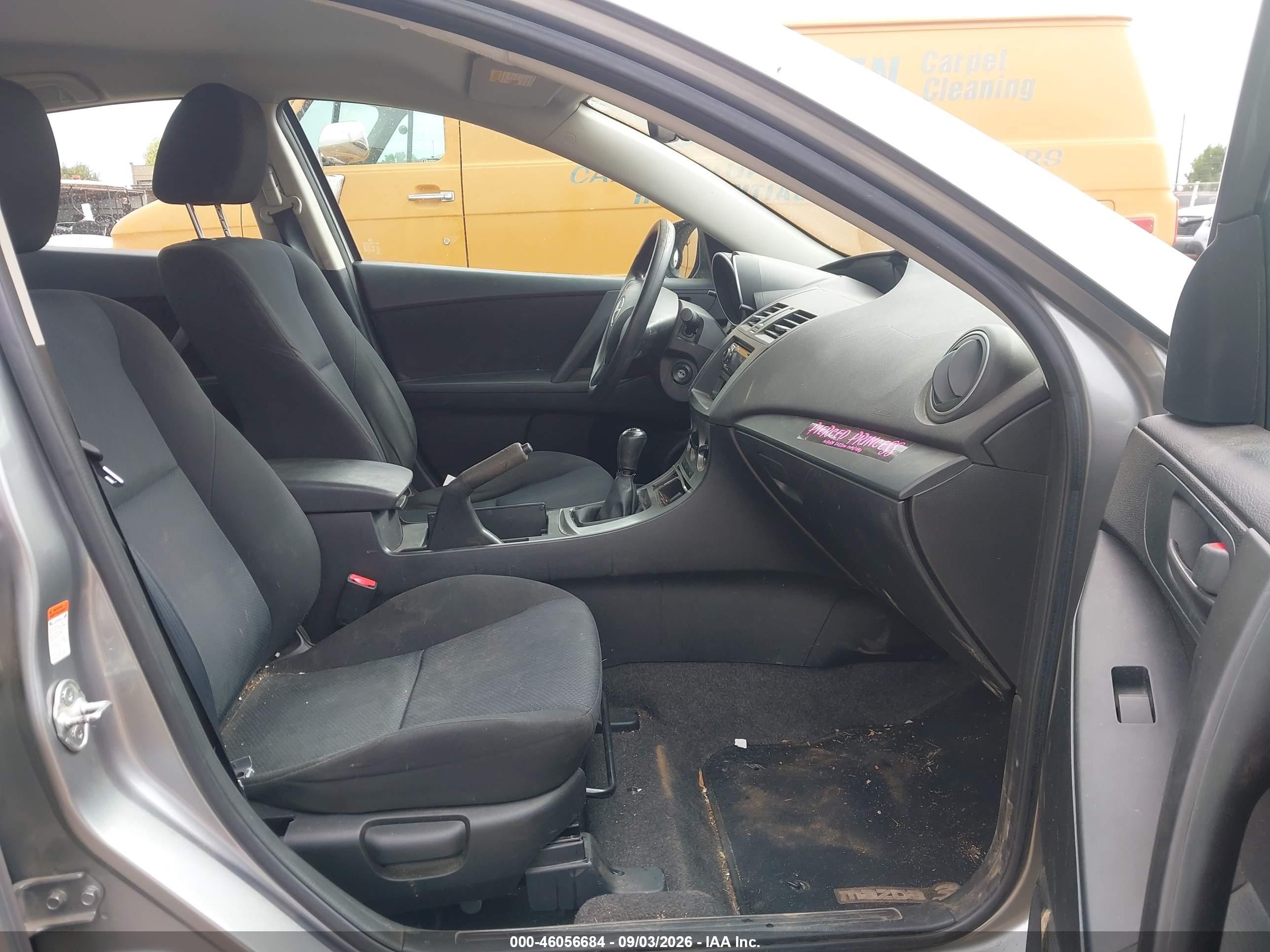 2010 Mazda Mazda3 I Sport Silver vin: JM1BL1SF6A1325688