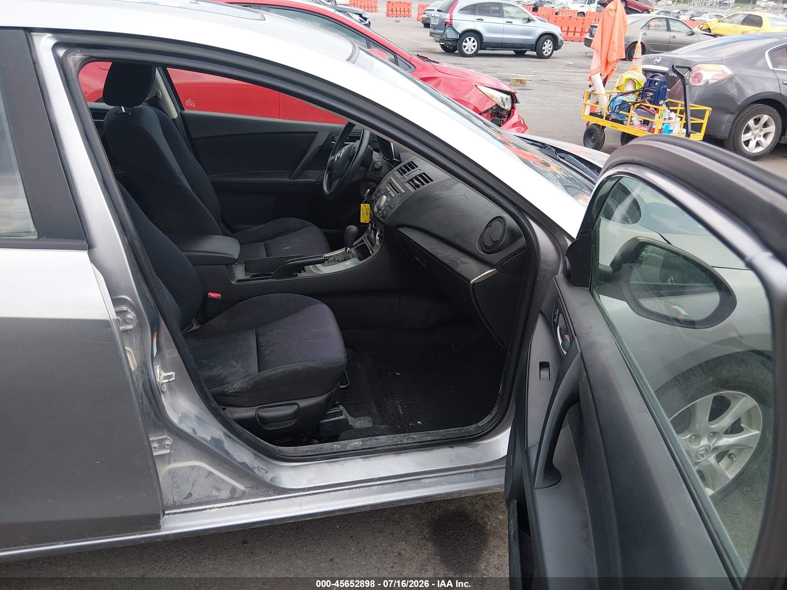 2010 Mazda Mazda3 I Touring Gray vin: JM1BL1SF7A1131042