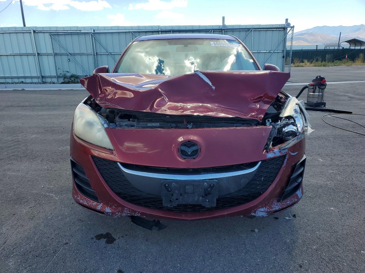 2010 Mazda 3 I Maroon vin: JM1BL1SF7A1208170