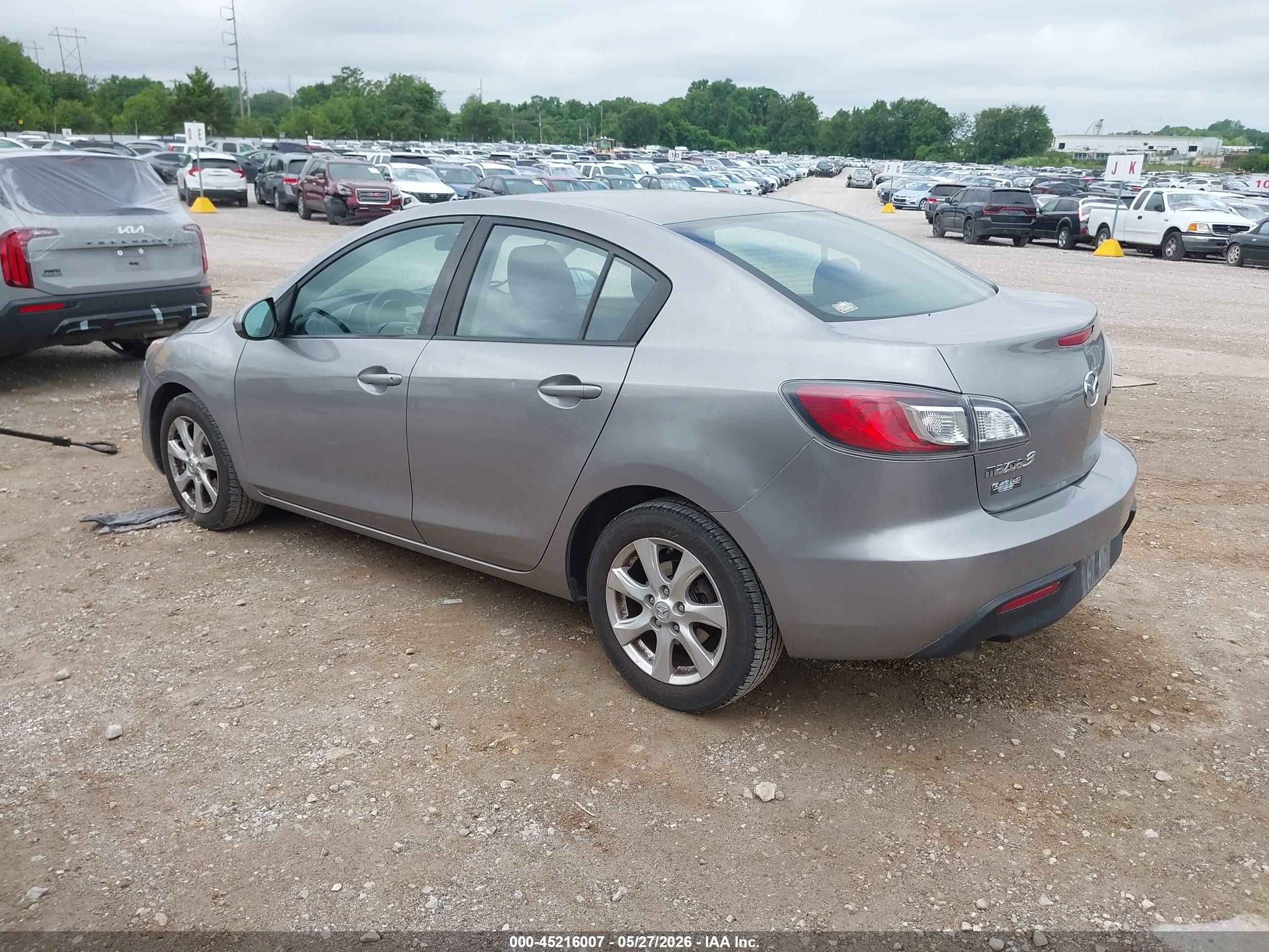 2010 Mazda Mazda3 I Sport Gray vin: JM1BL1SF7A1284892