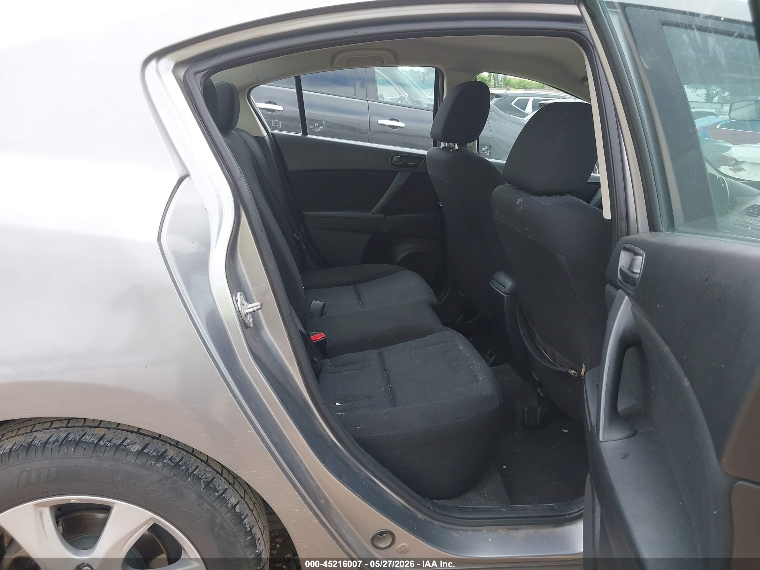 2010 Mazda Mazda3 I Sport Gray vin: JM1BL1SF7A1284892