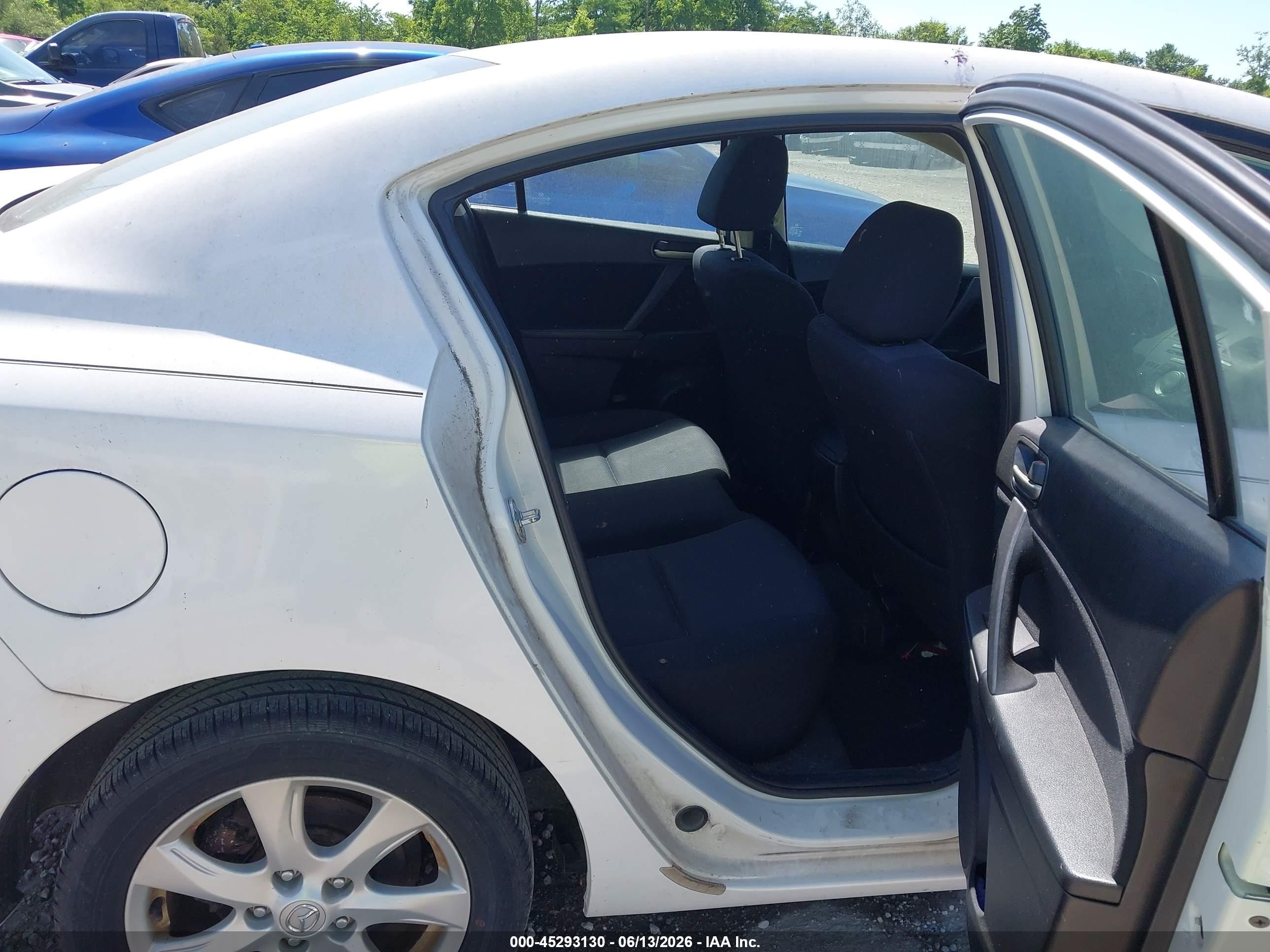 2010 Mazda Mazda3 I Touring White vin: JM1BL1SF7A1329863