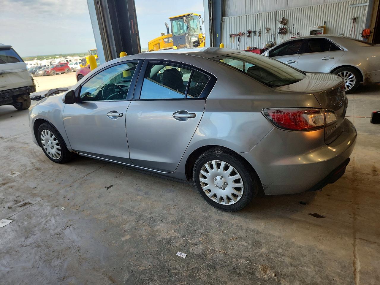 2010 Mazda 3 I Серебряный vin: JM1BL1SF8A1161196