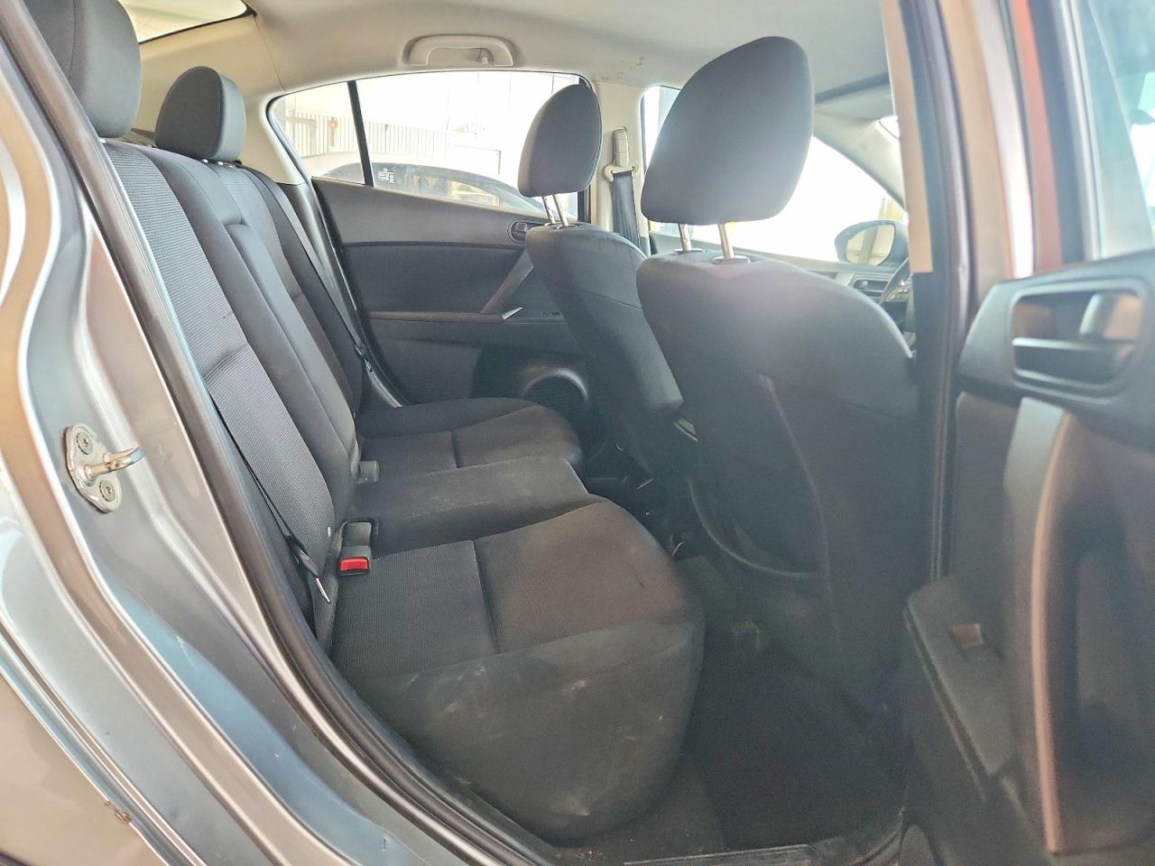2010 Mazda 3 I Серебряный vin: JM1BL1SF8A1161196