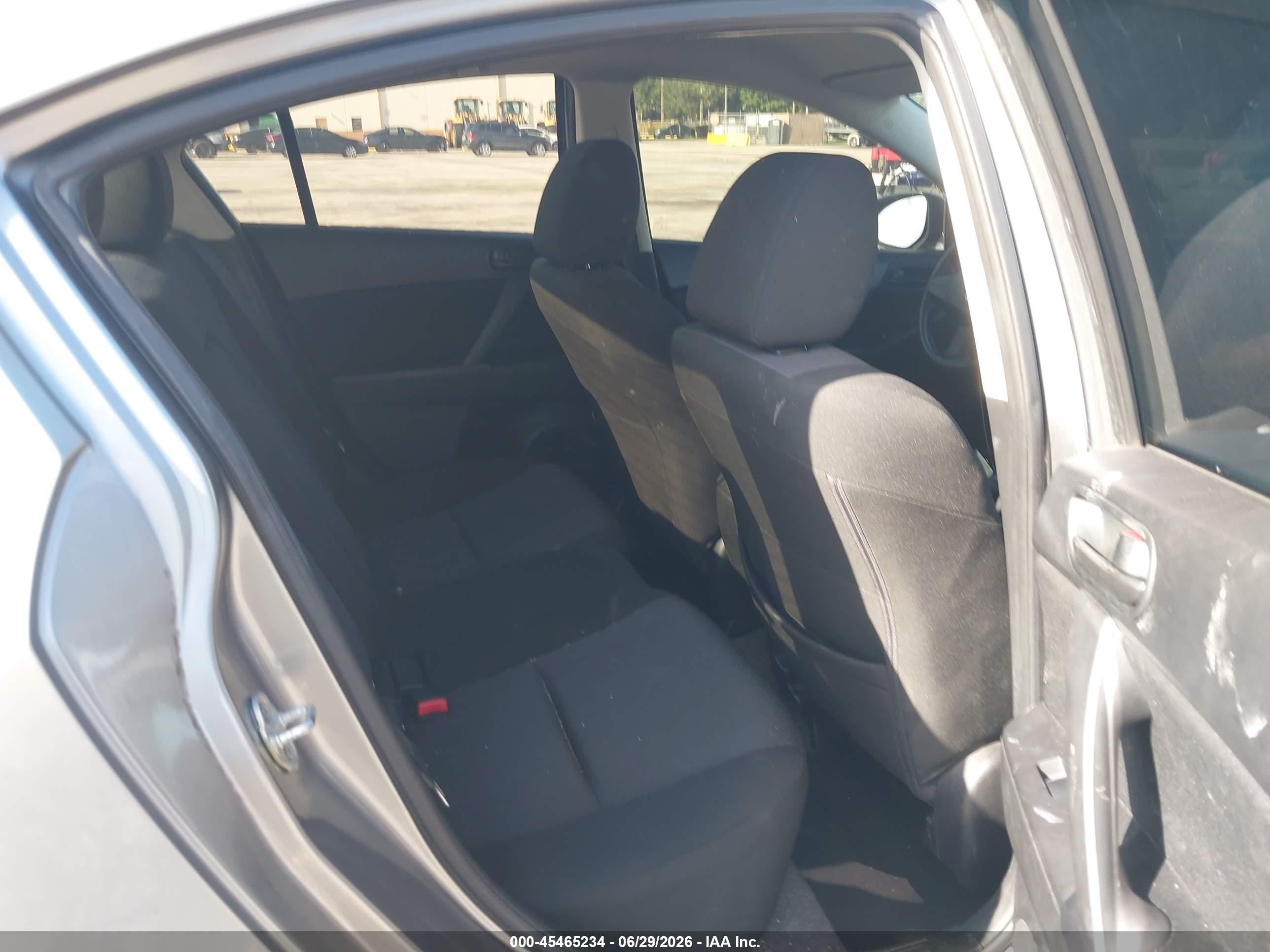 2010 Mazda Mazda3 I Sport Серебряный vin: JM1BL1SF8A1215905