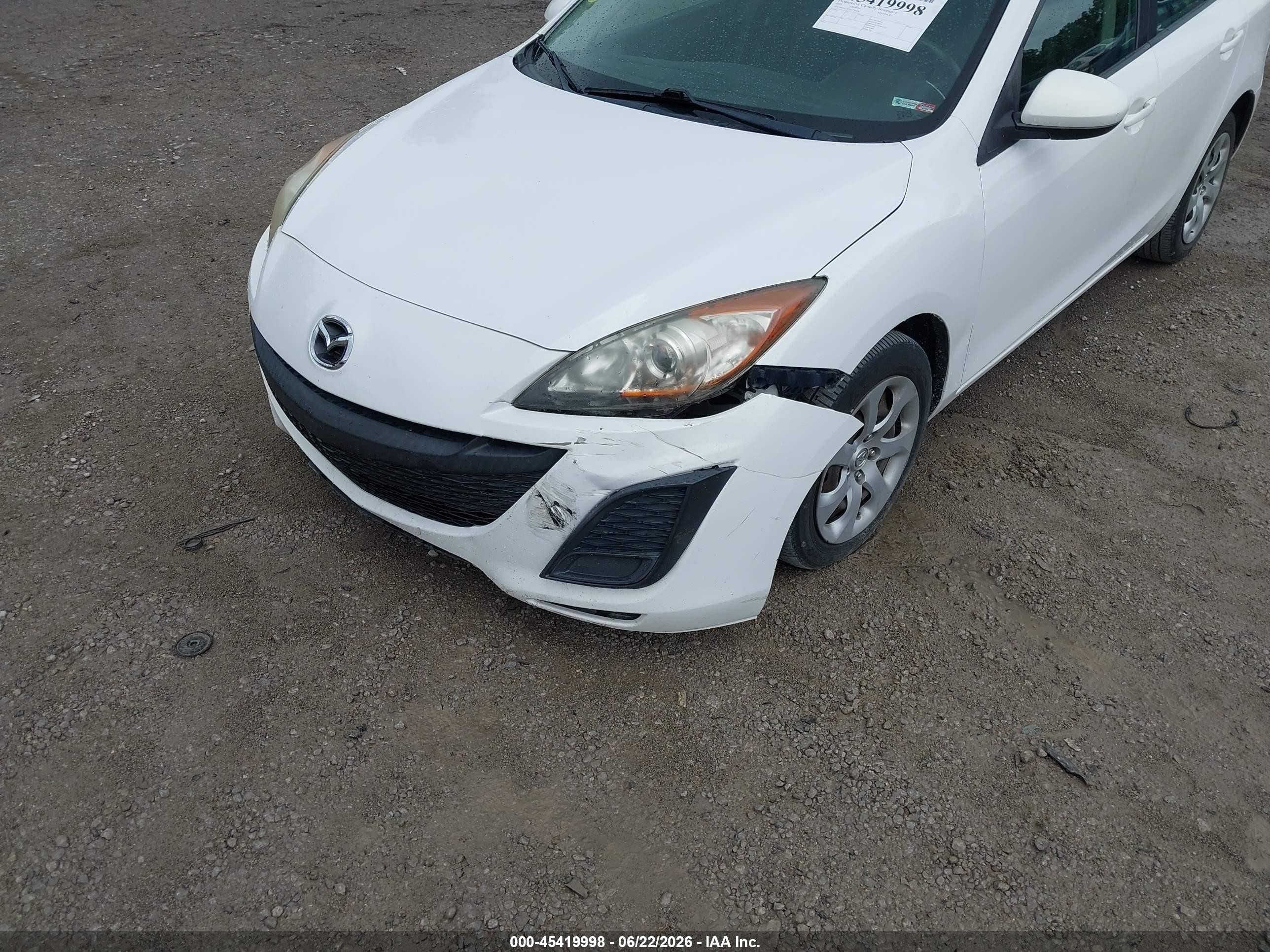 2010 Mazda Mazda3 I Sport White vin: JM1BL1SF8A1290524