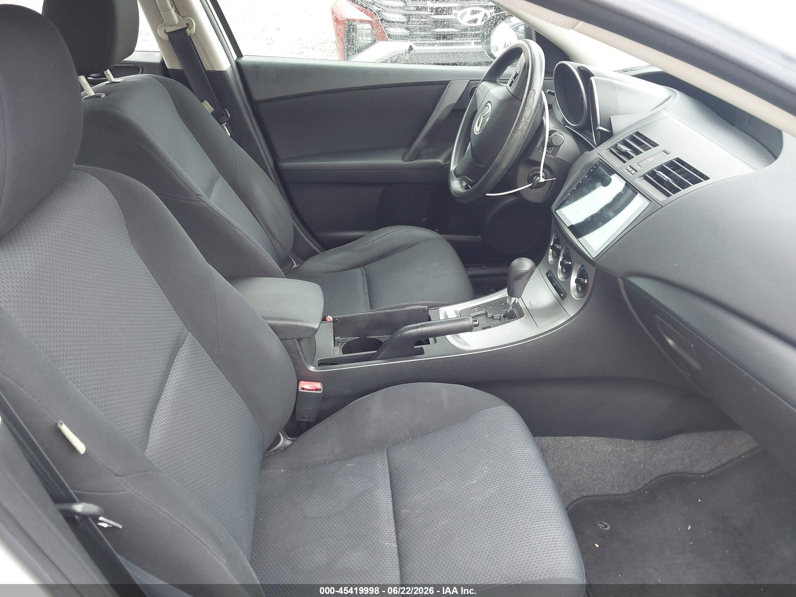 2010 Mazda Mazda3 I Sport White vin: JM1BL1SF8A1290524