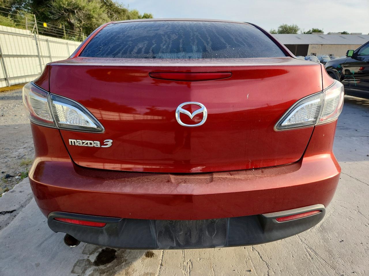2010 Mazda 3 I Maroon vin: JM1BL1SF8A1332948