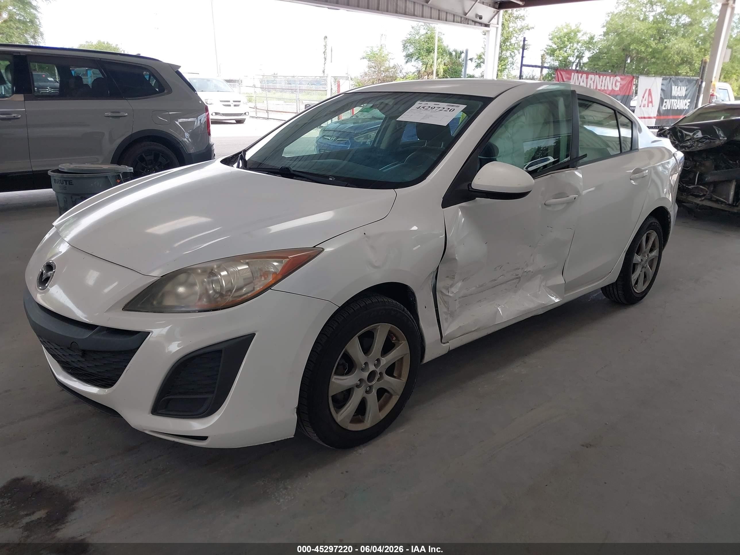 2010 Mazda Mazda3 I Touring White vin: JM1BL1SF9A1313423
