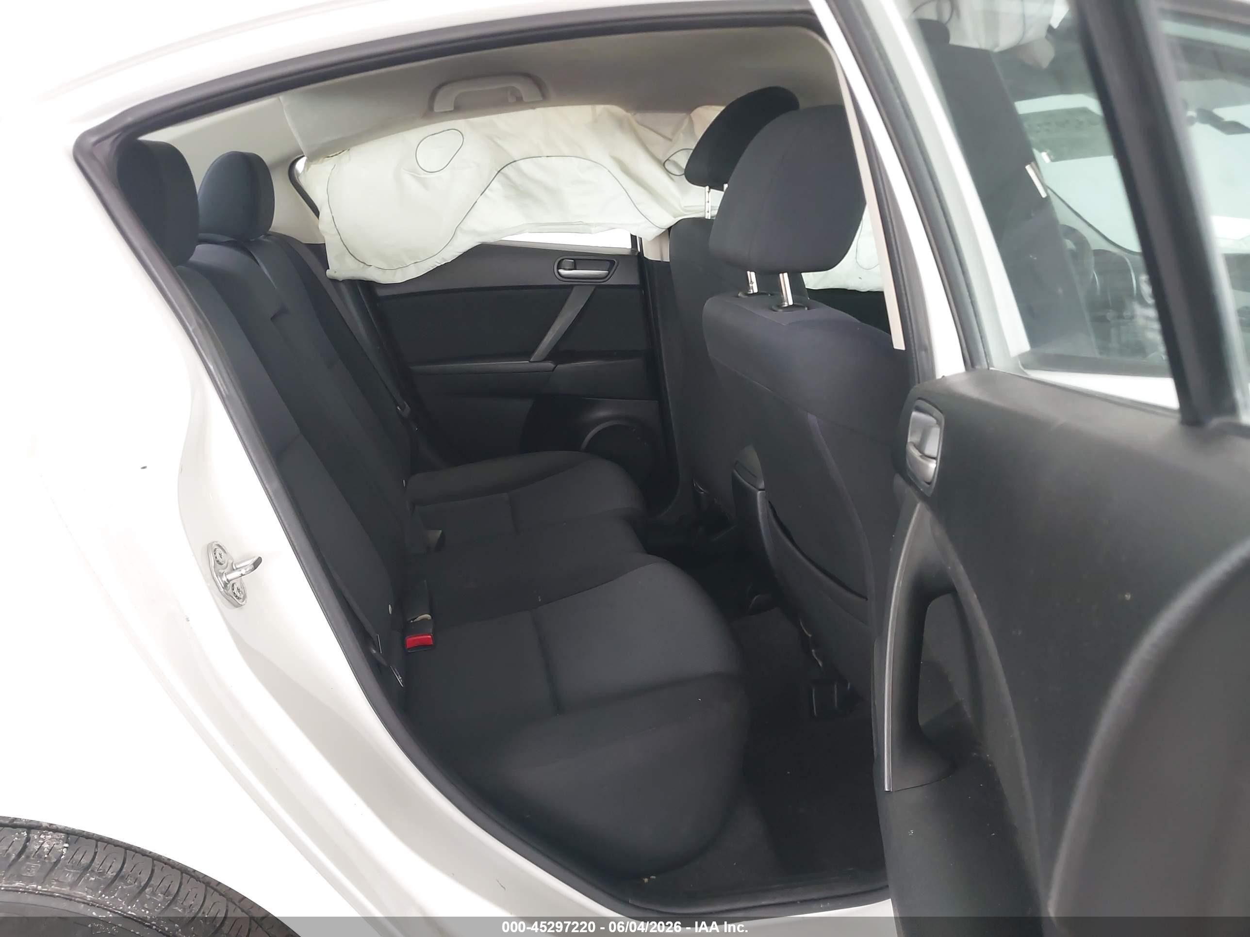 2010 Mazda Mazda3 I Touring White vin: JM1BL1SF9A1313423