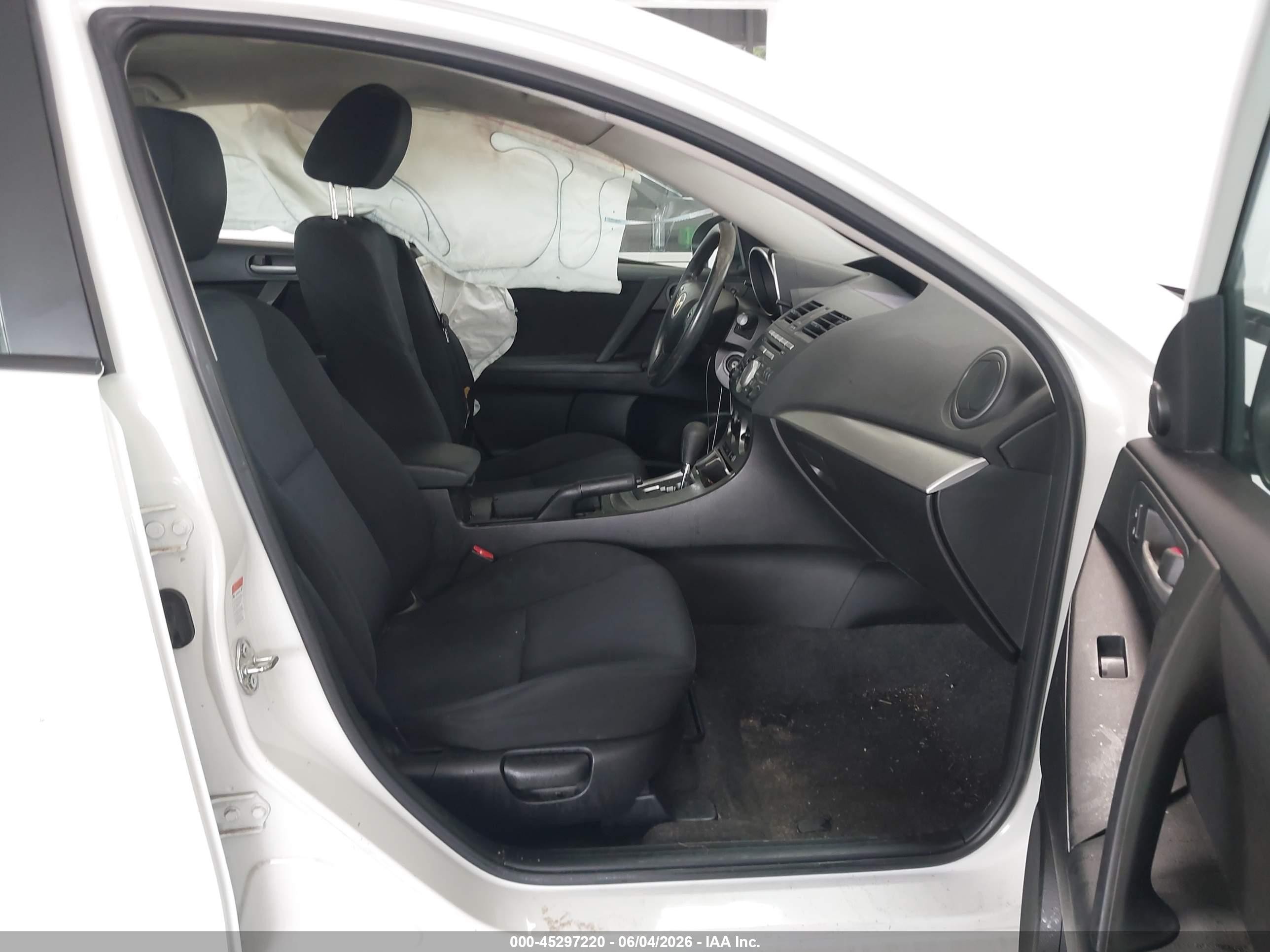 2010 Mazda Mazda3 I Touring White vin: JM1BL1SF9A1313423