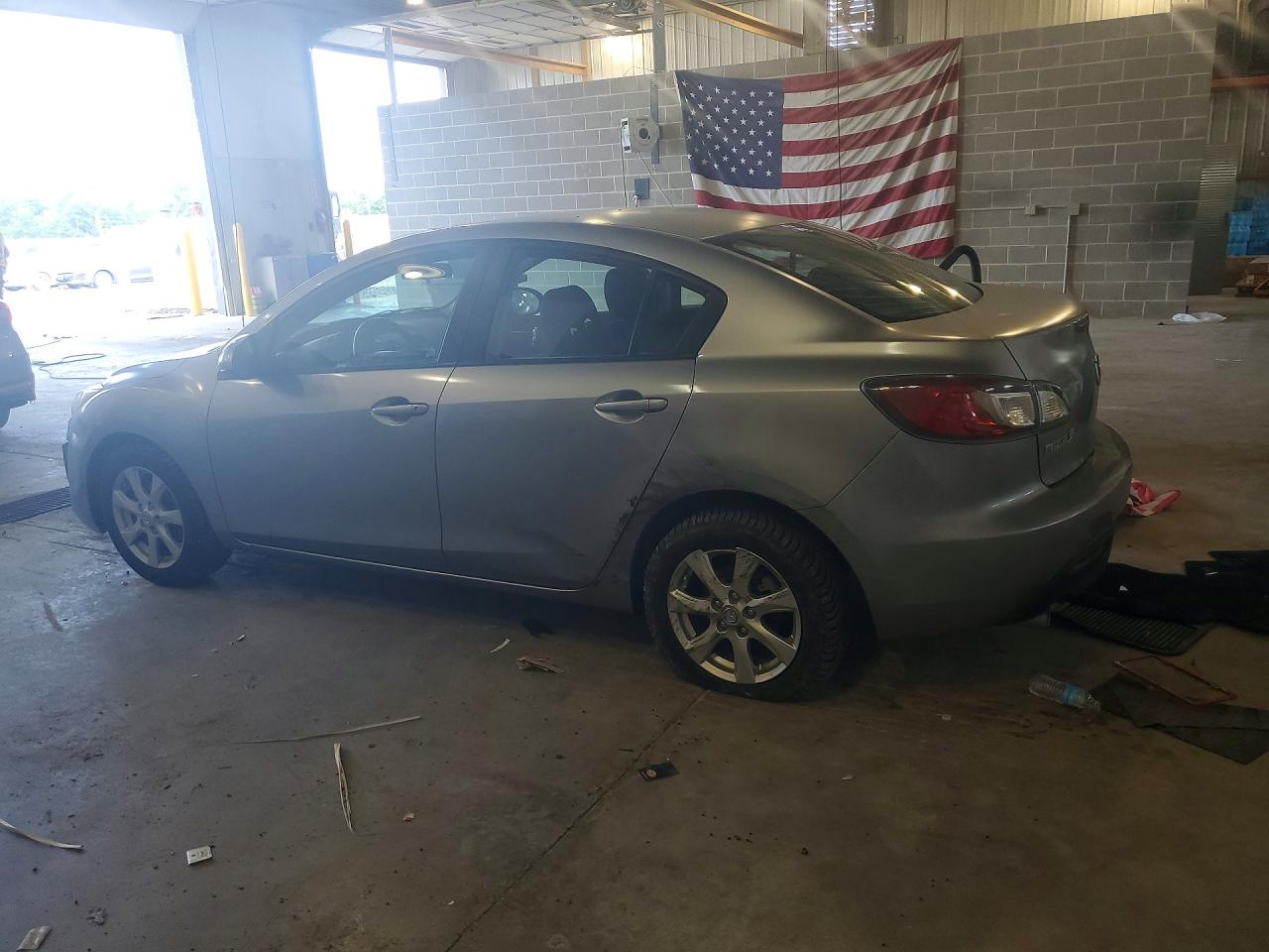 2010 Mazda 3 I Silver vin: JM1BL1SF9A1340802
