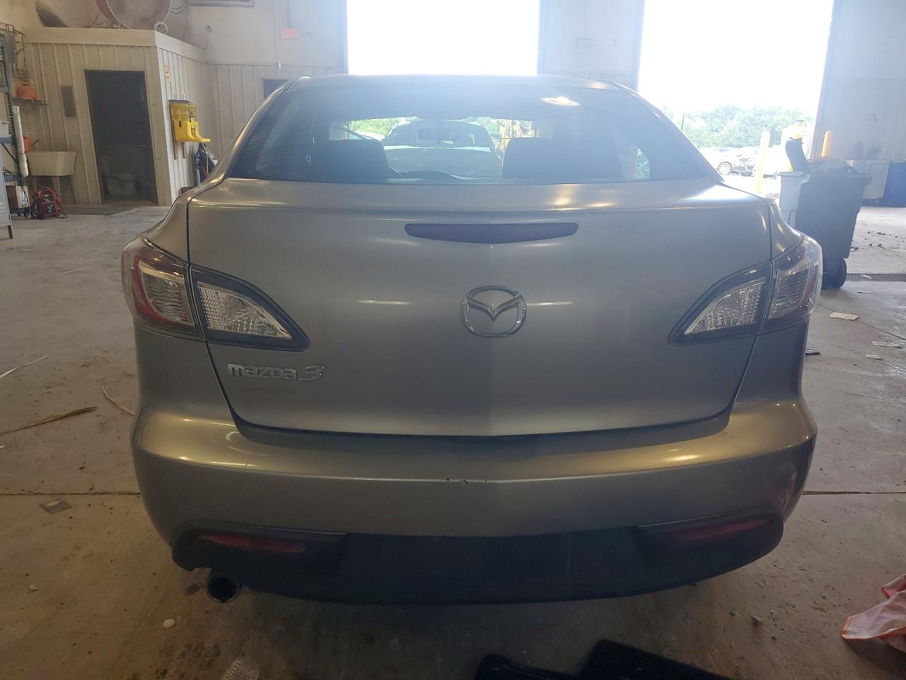 2010 Mazda 3 I Silver vin: JM1BL1SF9A1340802